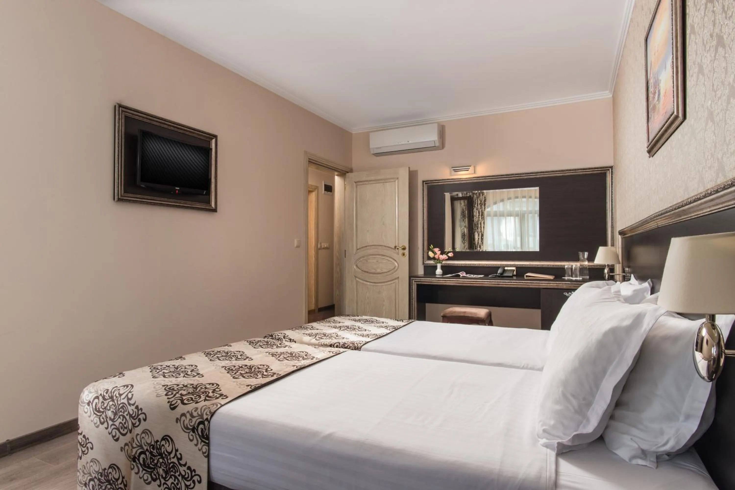 Bedroom, Bed in Hotel & SPA Diamant Residence - All Inclusive