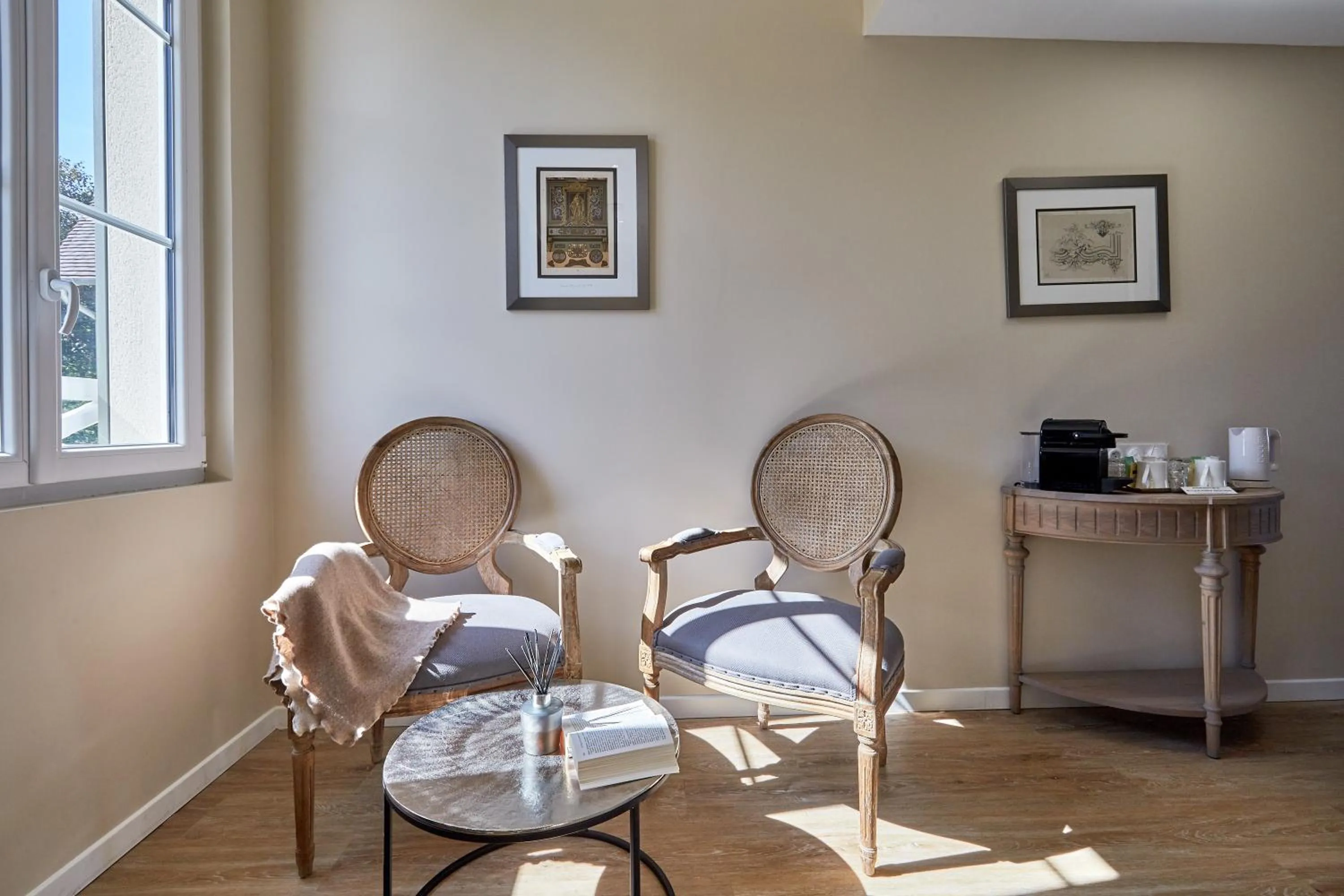Coffee/tea facilities in Les Villas d'Arromanches, Teritoria