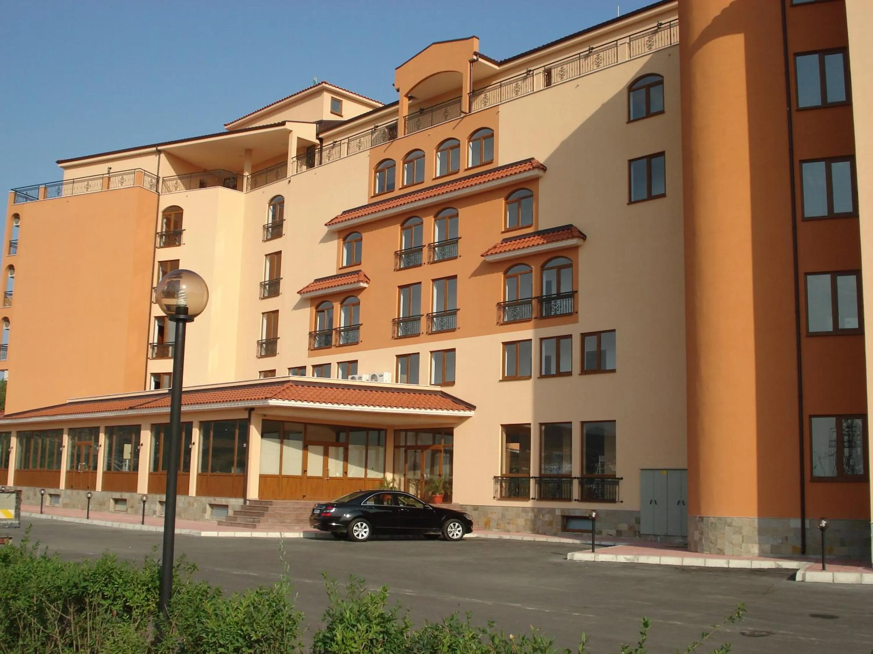 Facade/entrance in Apart Hotel Happy