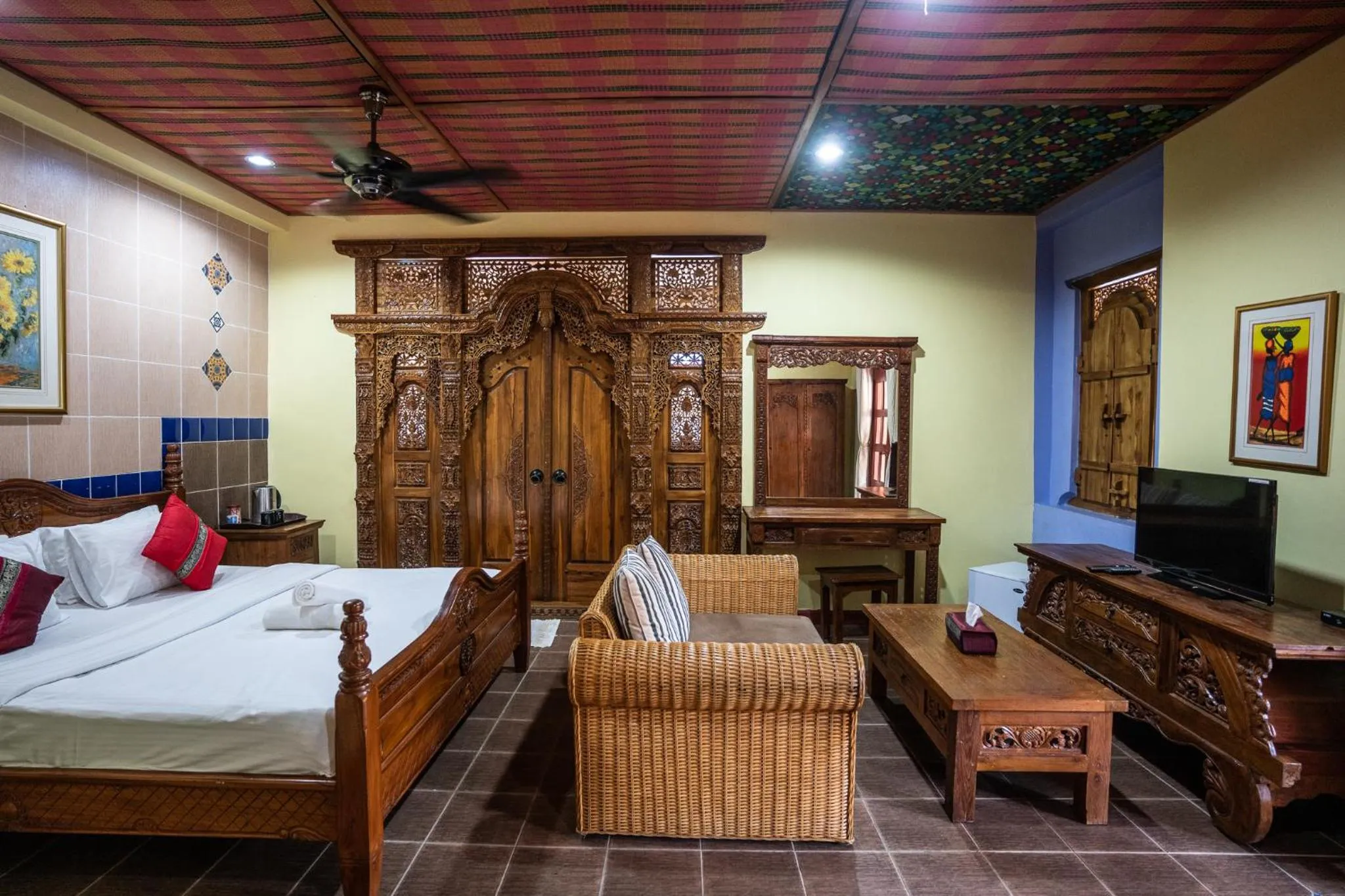 Photo of the whole room, Bed in Lost Paradise Resort