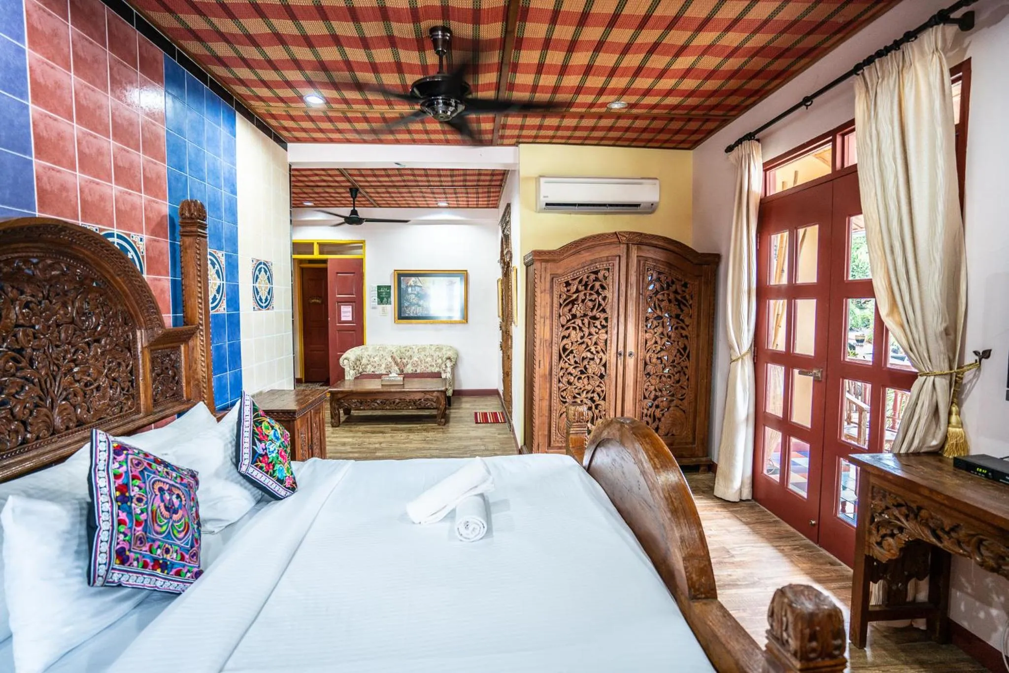 Photo of the whole room, Bed in Lost Paradise Resort