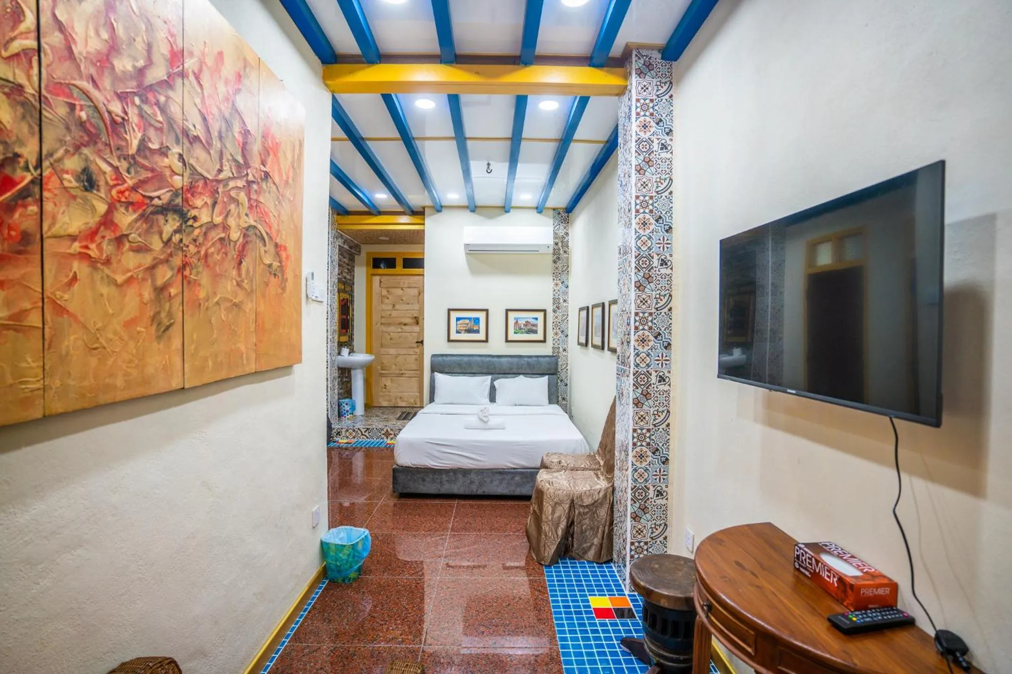 Photo of the whole room, Bed in Lost Paradise Resort