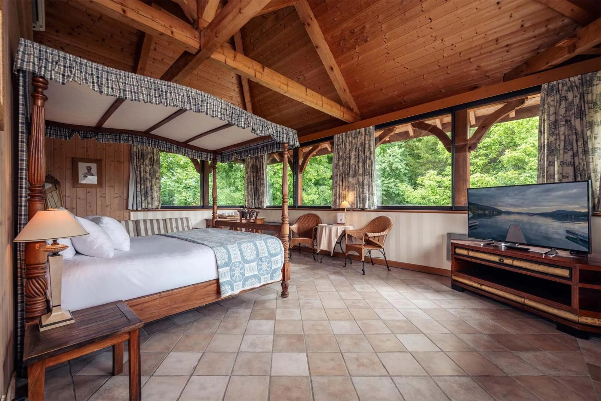 Bed in Château de Candie