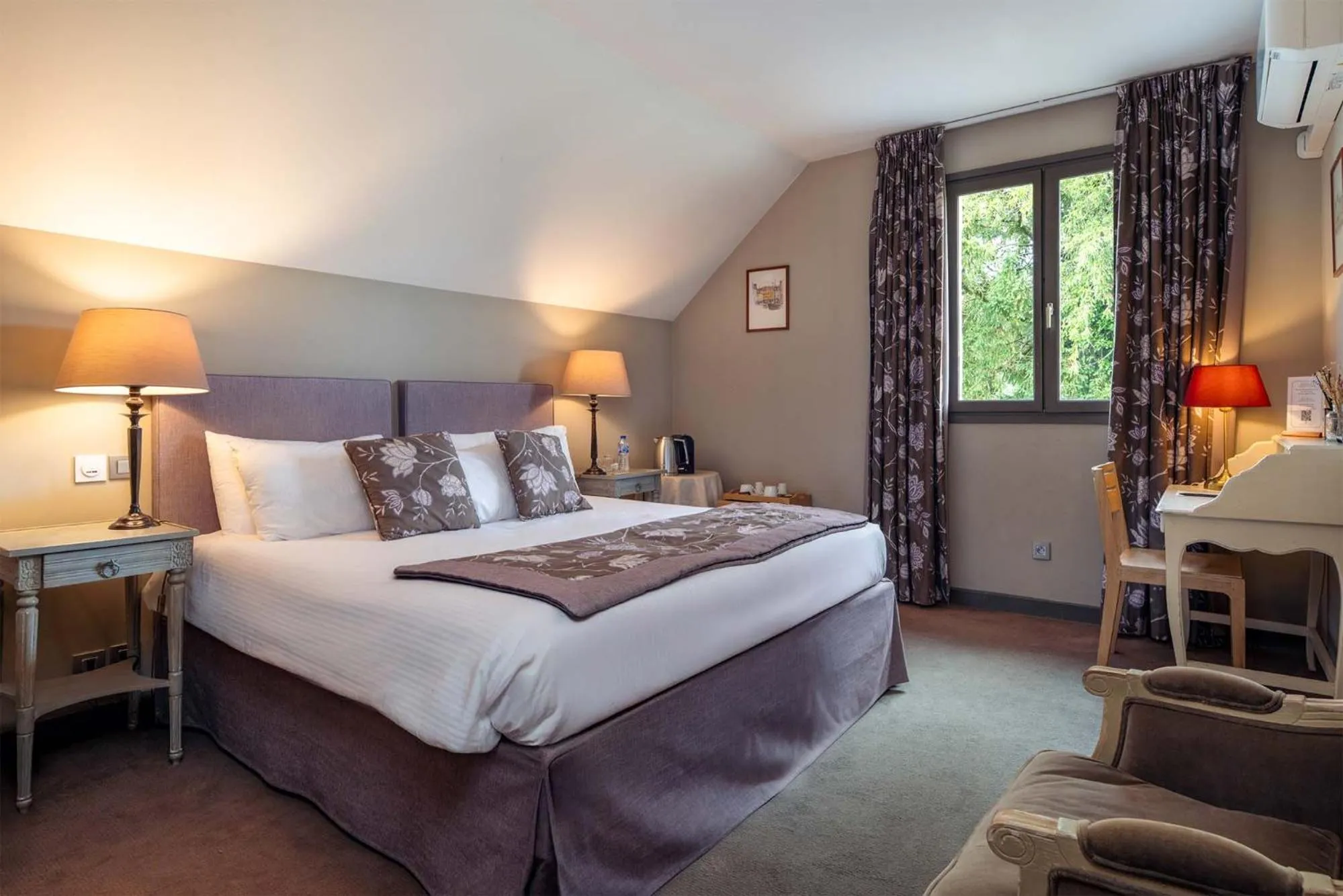 Bed in Château de Candie