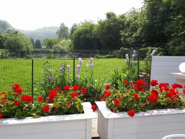 Summer in Restaurant & Chambres d'Hôtes L'Eau Vive