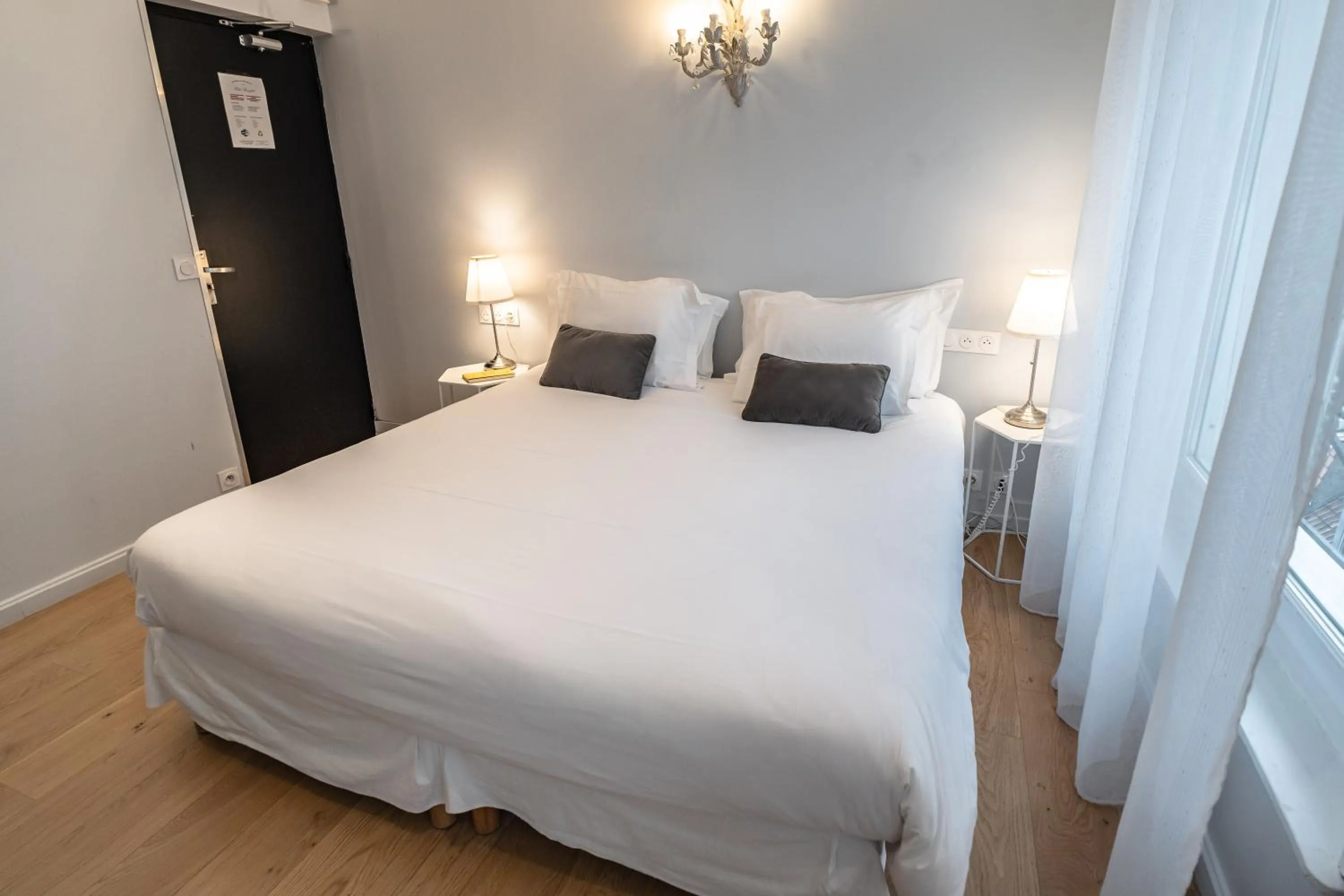 Bedroom, Bed in Brueghel