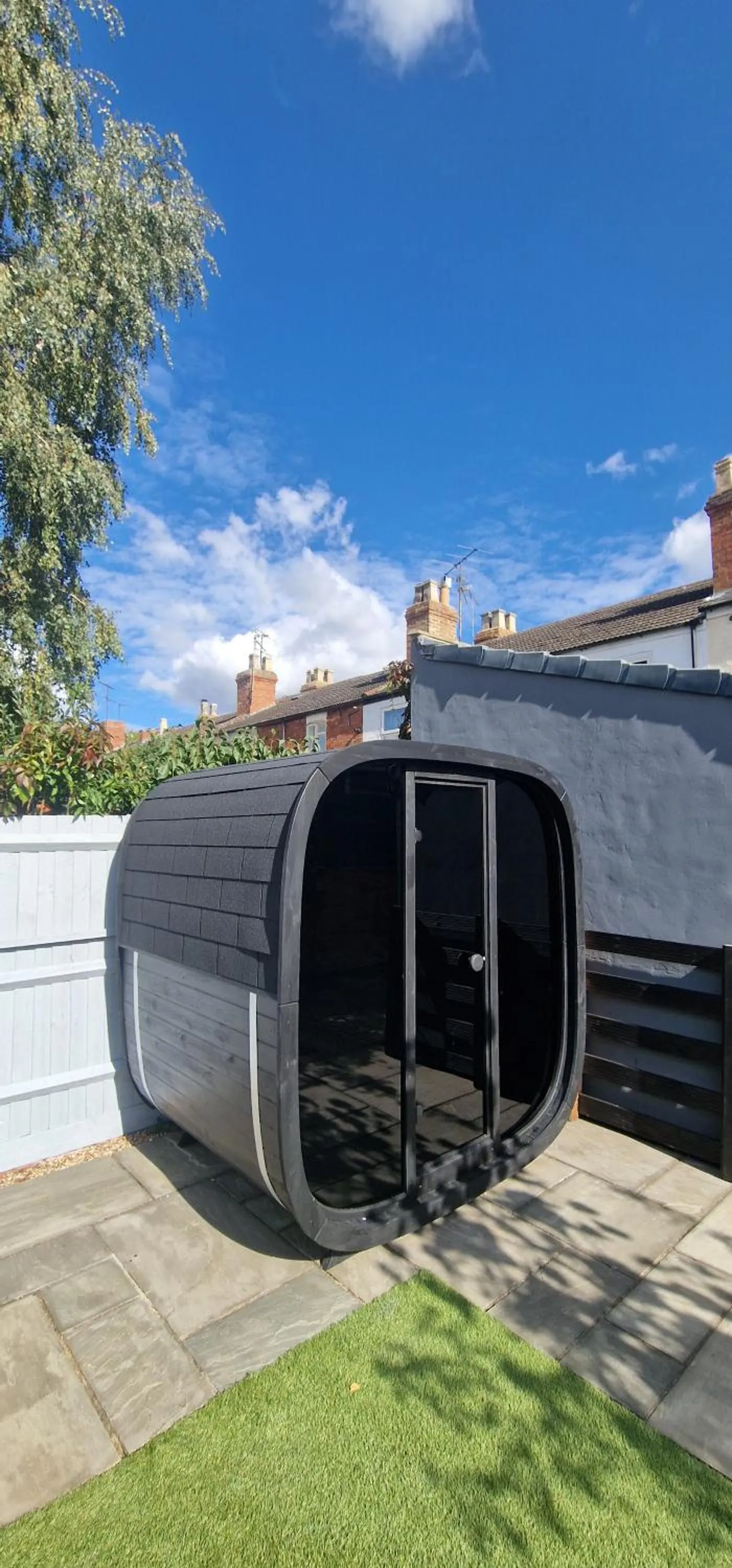 Sauna in The Railway Inn MK - Victorian 3-Bedroom Home with Sauna, Jacuzzi Bath, FAST WI-FI & Free Parking