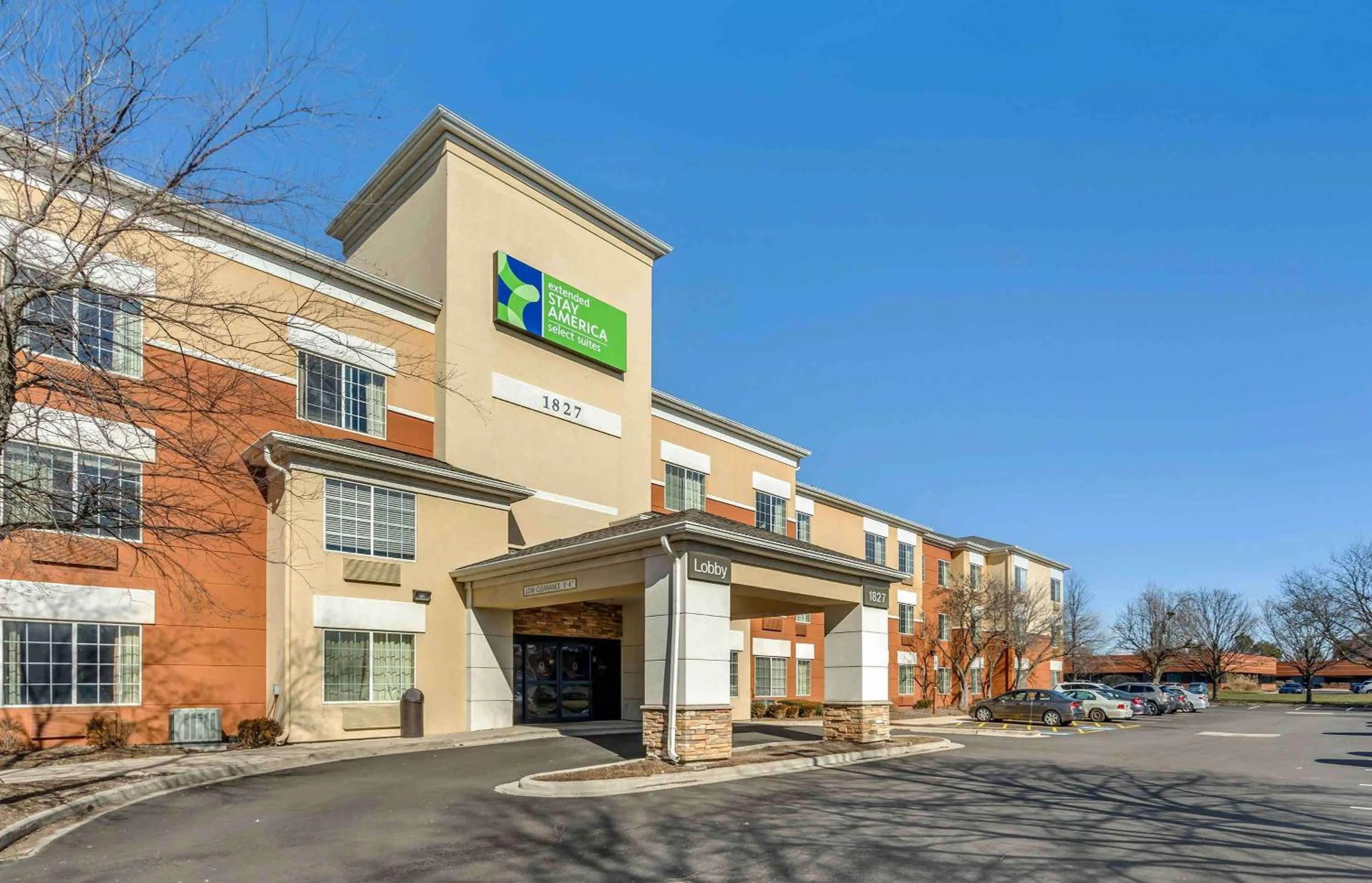 Property building in Extended Stay America Select Suites - Chicago - Naperville - East