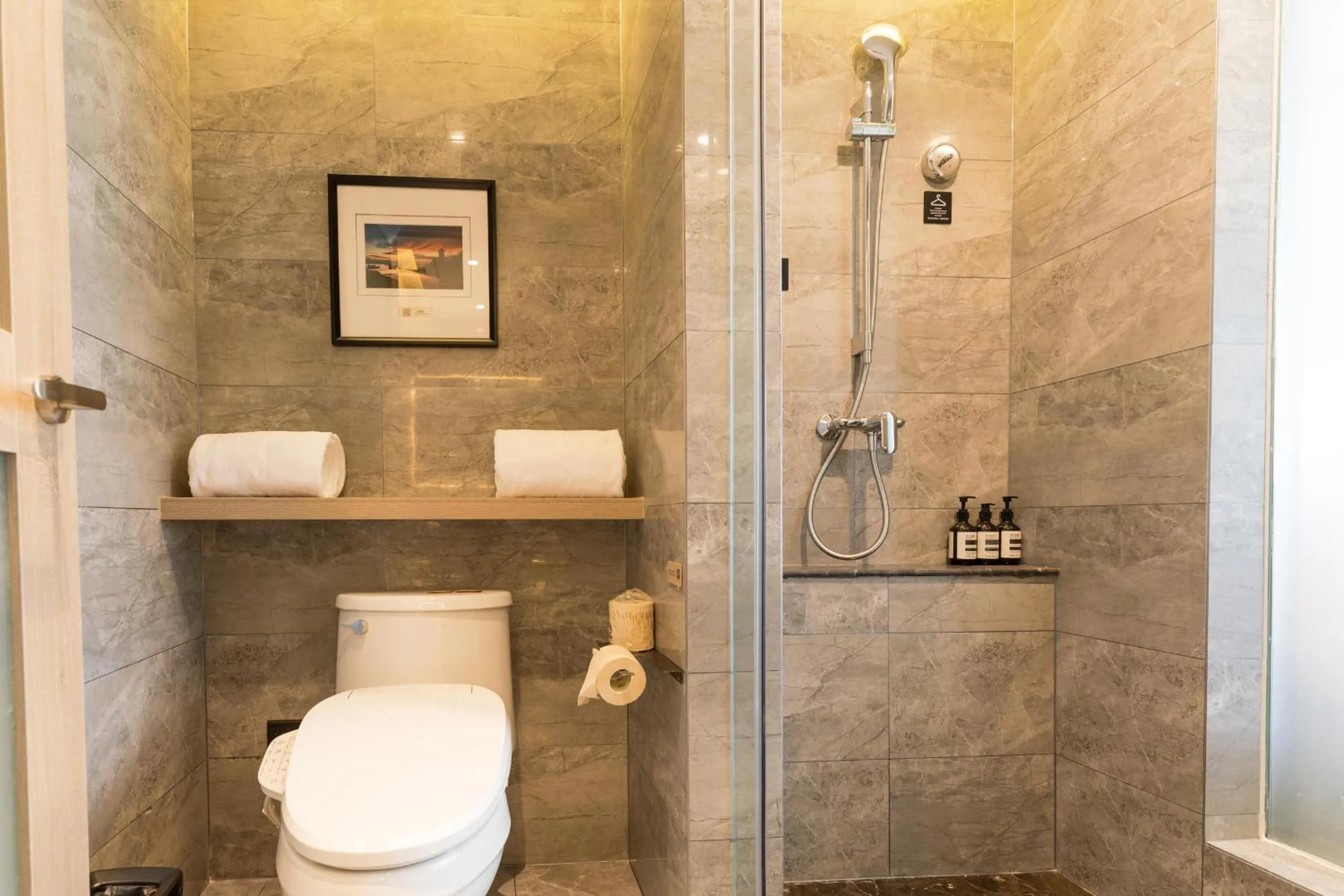 Atour Hotel Weihai City Center