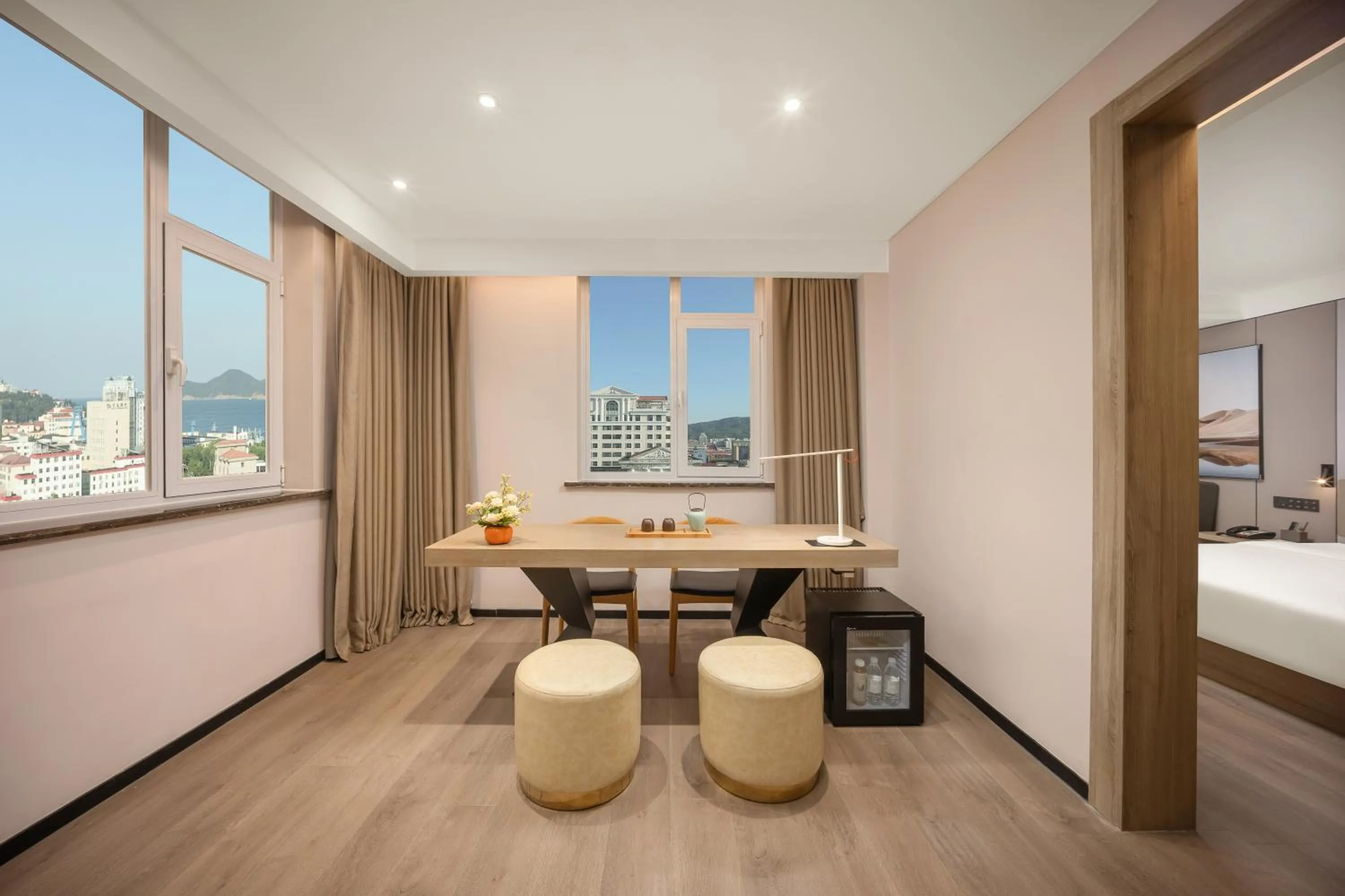 Atour Hotel Weihai City Center