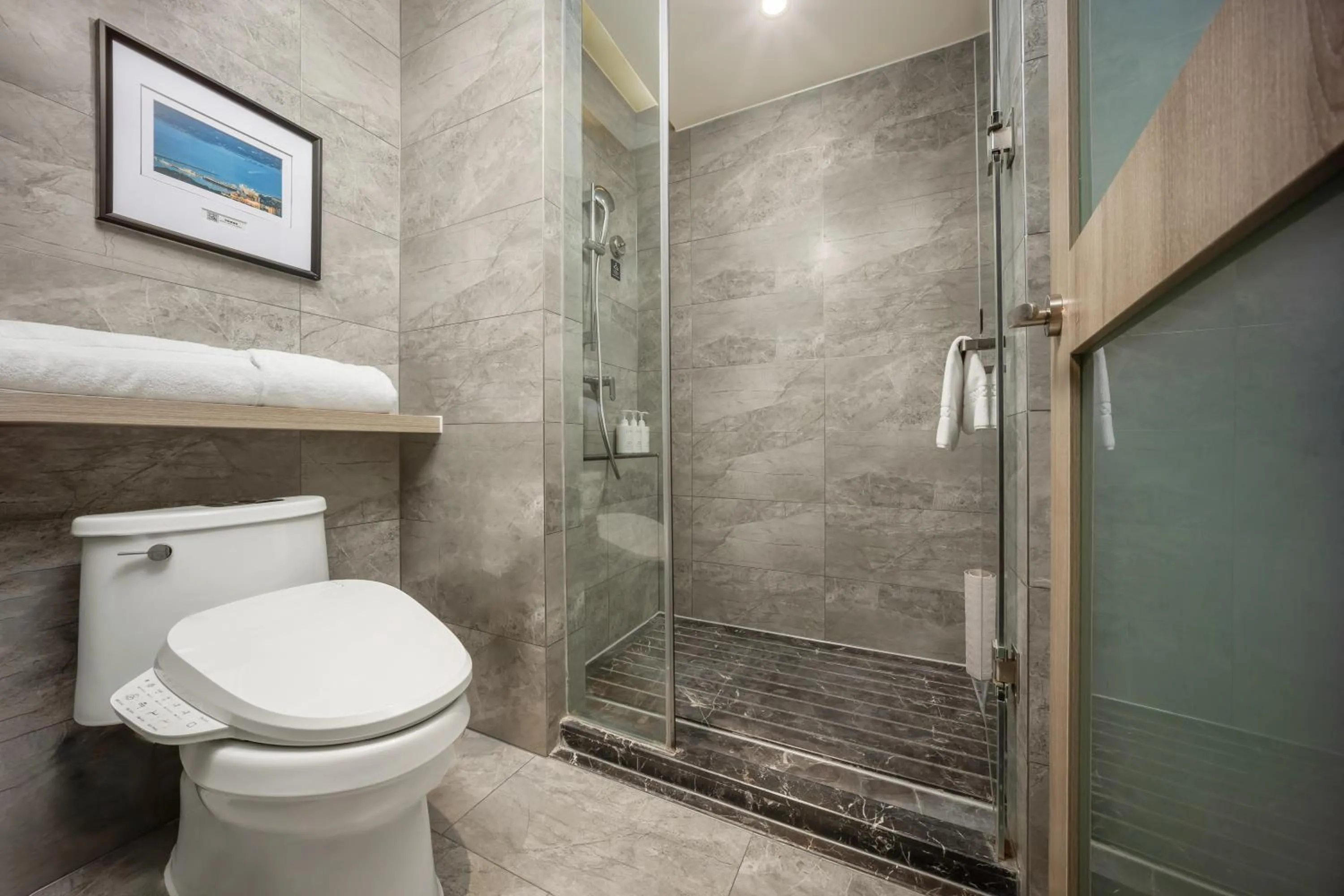 Atour Hotel Weihai City Center