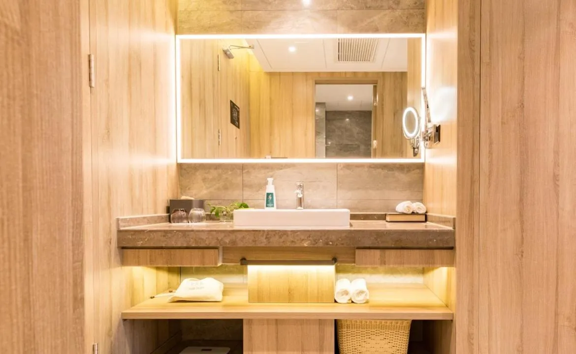 Atour Hotel Weihai City Center