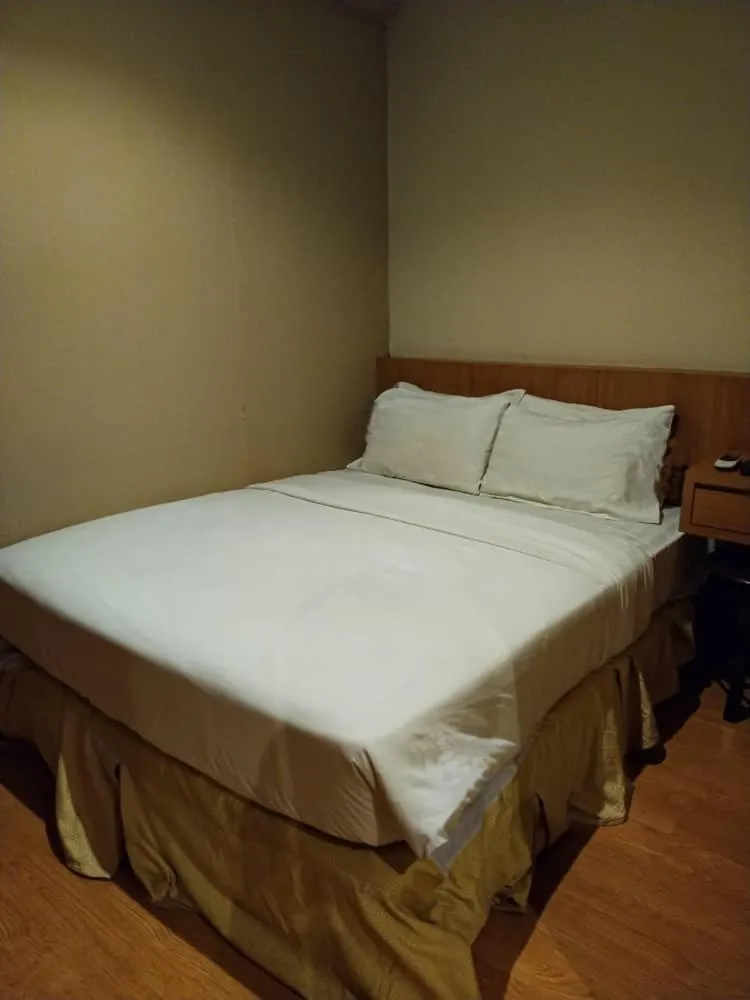 Bed in Likas Square - KK Apartment Suite