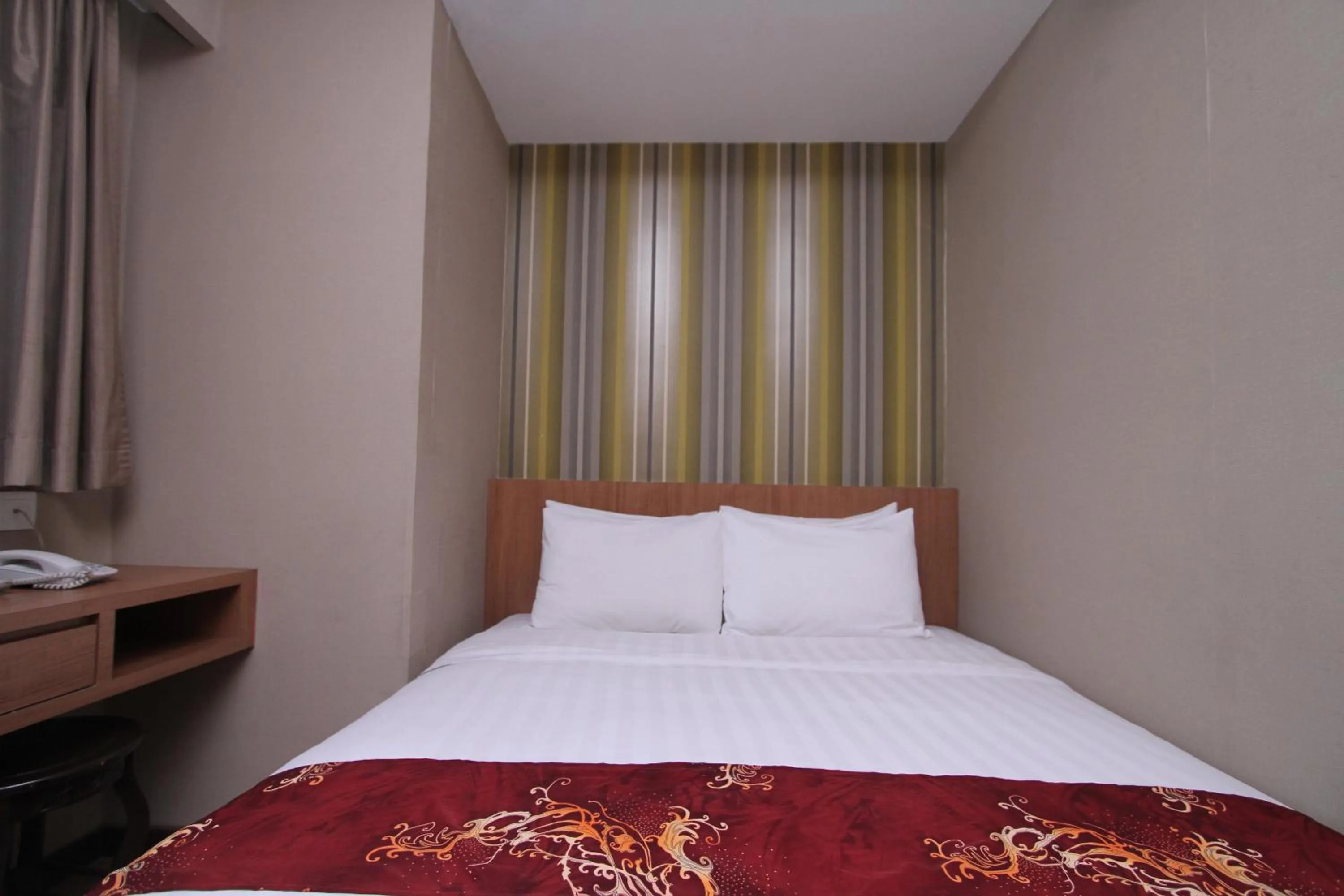 Bed in Likas Square - KK Apartment Suite