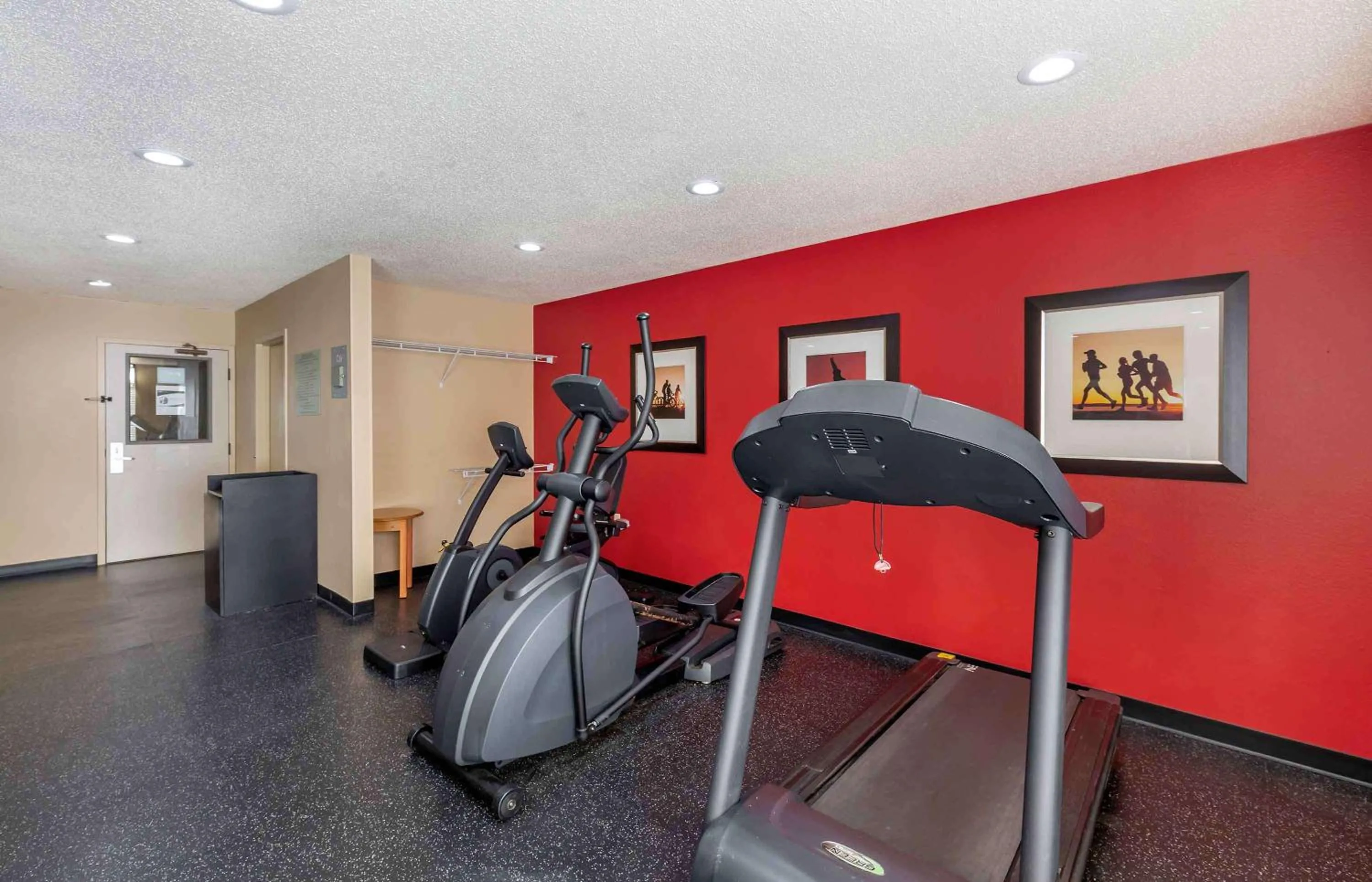 Fitness centre/facilities in Extended Stay America Suites - Cleveland - Airport - North Olmsted