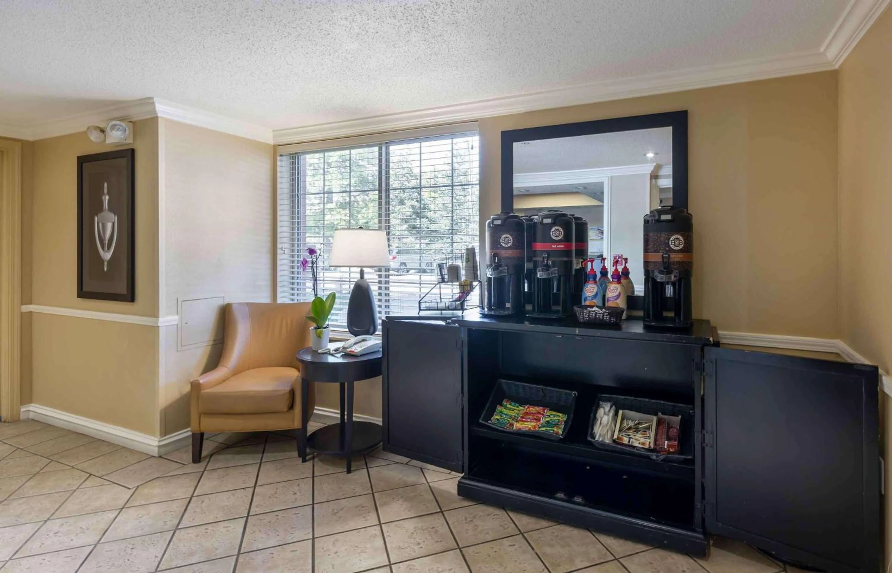 Breakfast in Extended Stay America Suites - Cleveland - Airport - North Olmsted