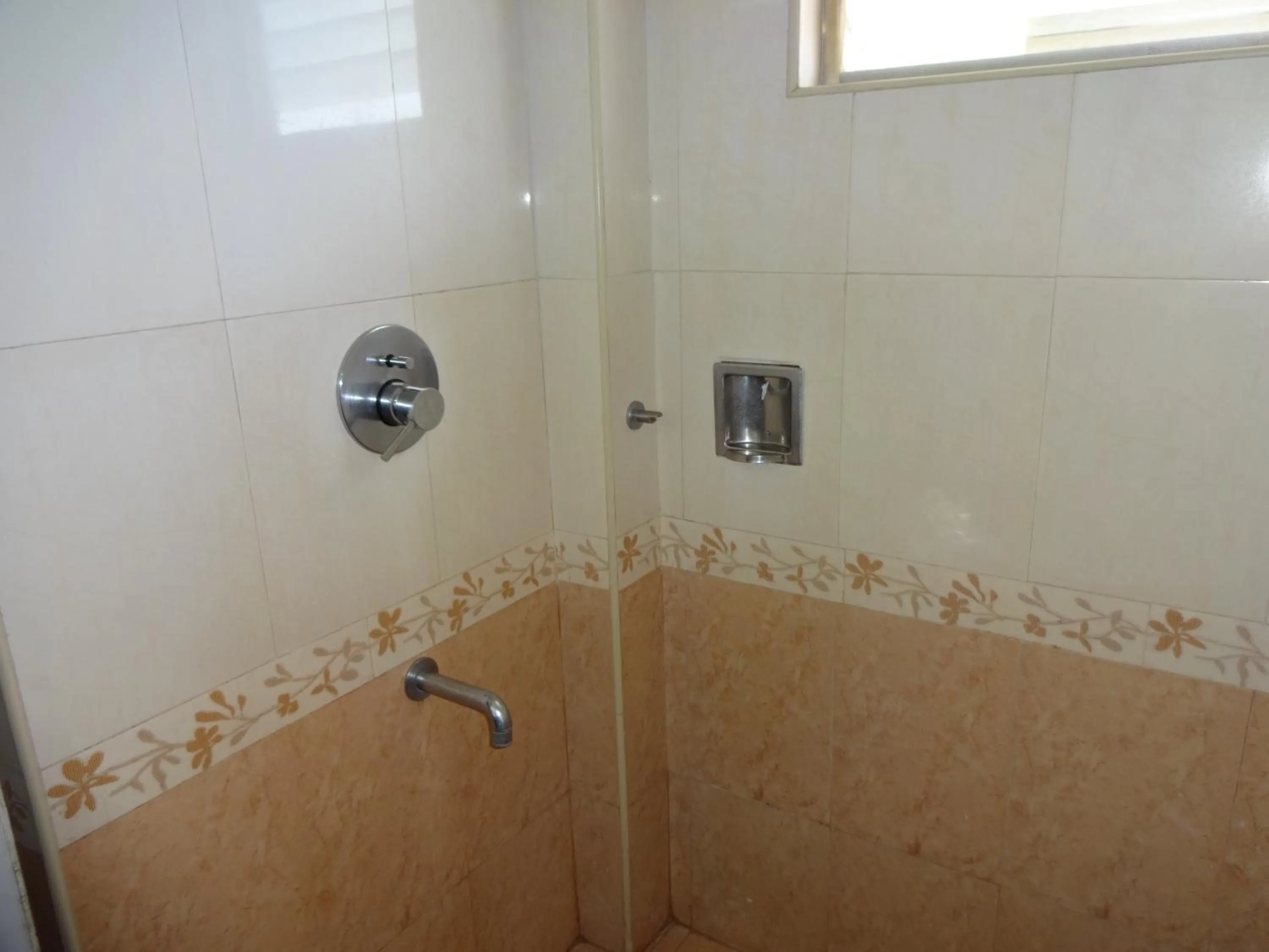 Shower in Lotus Bay View Hotel