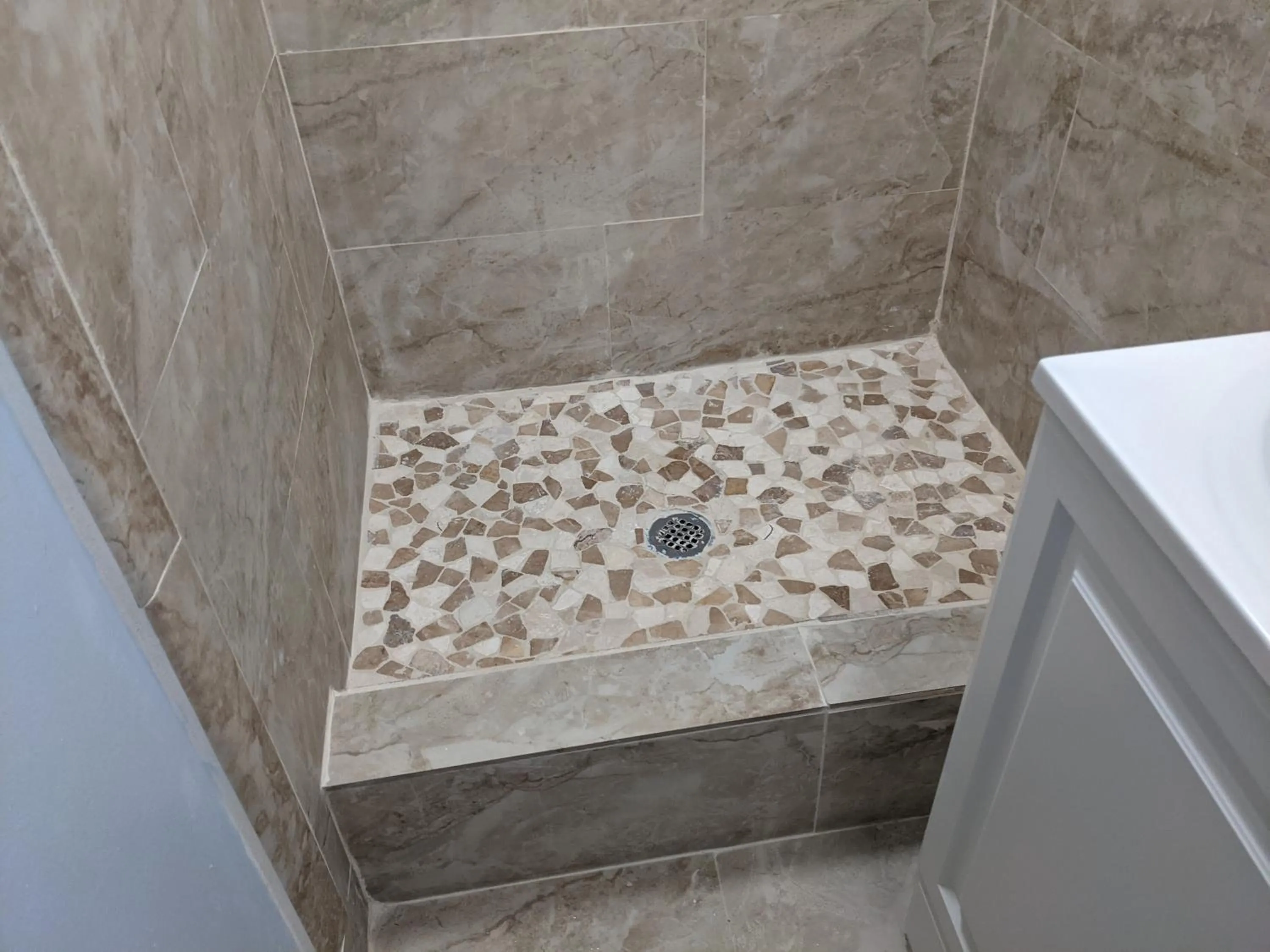 Bathroom in The Blue Door Inn