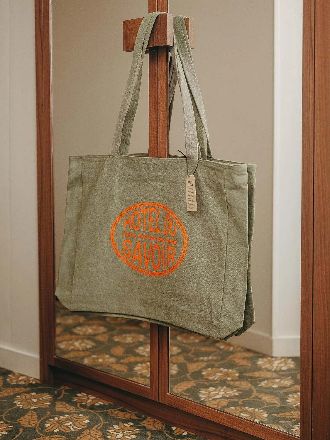 Decorative detail in Hôtel du Savoir