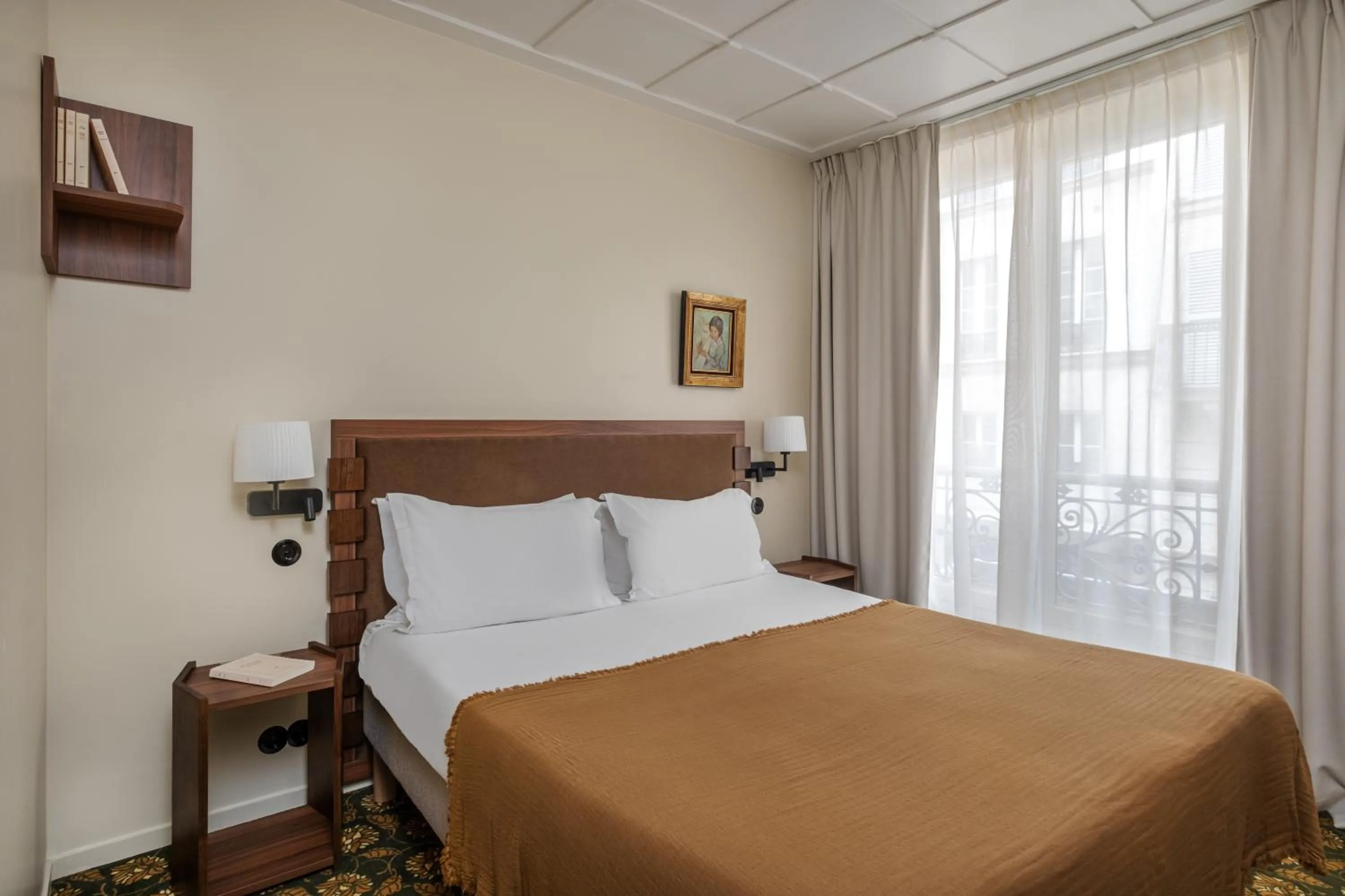 Photo of the whole room, Bed in Le Petit Belloy