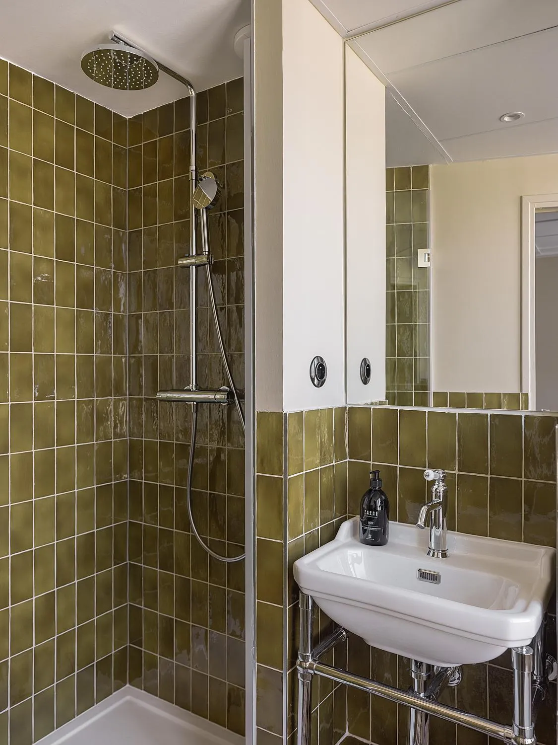 Bathroom in Hôtel du Savoir