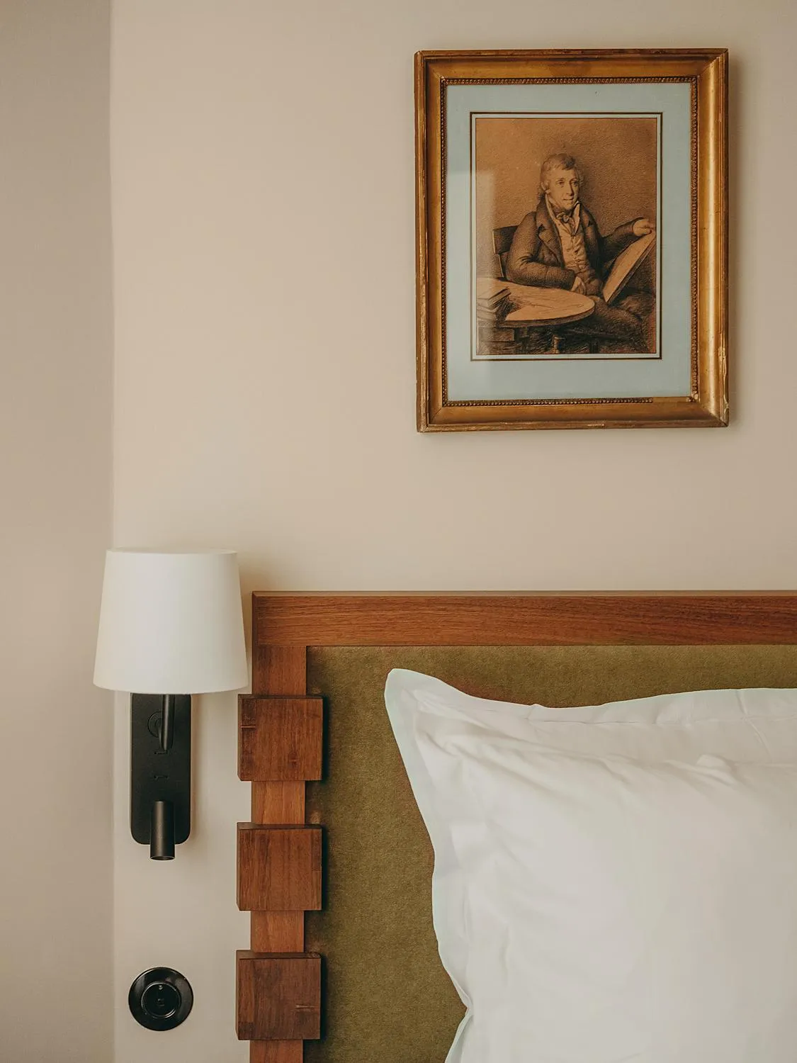 Decorative detail, Bed in Hôtel du Savoir