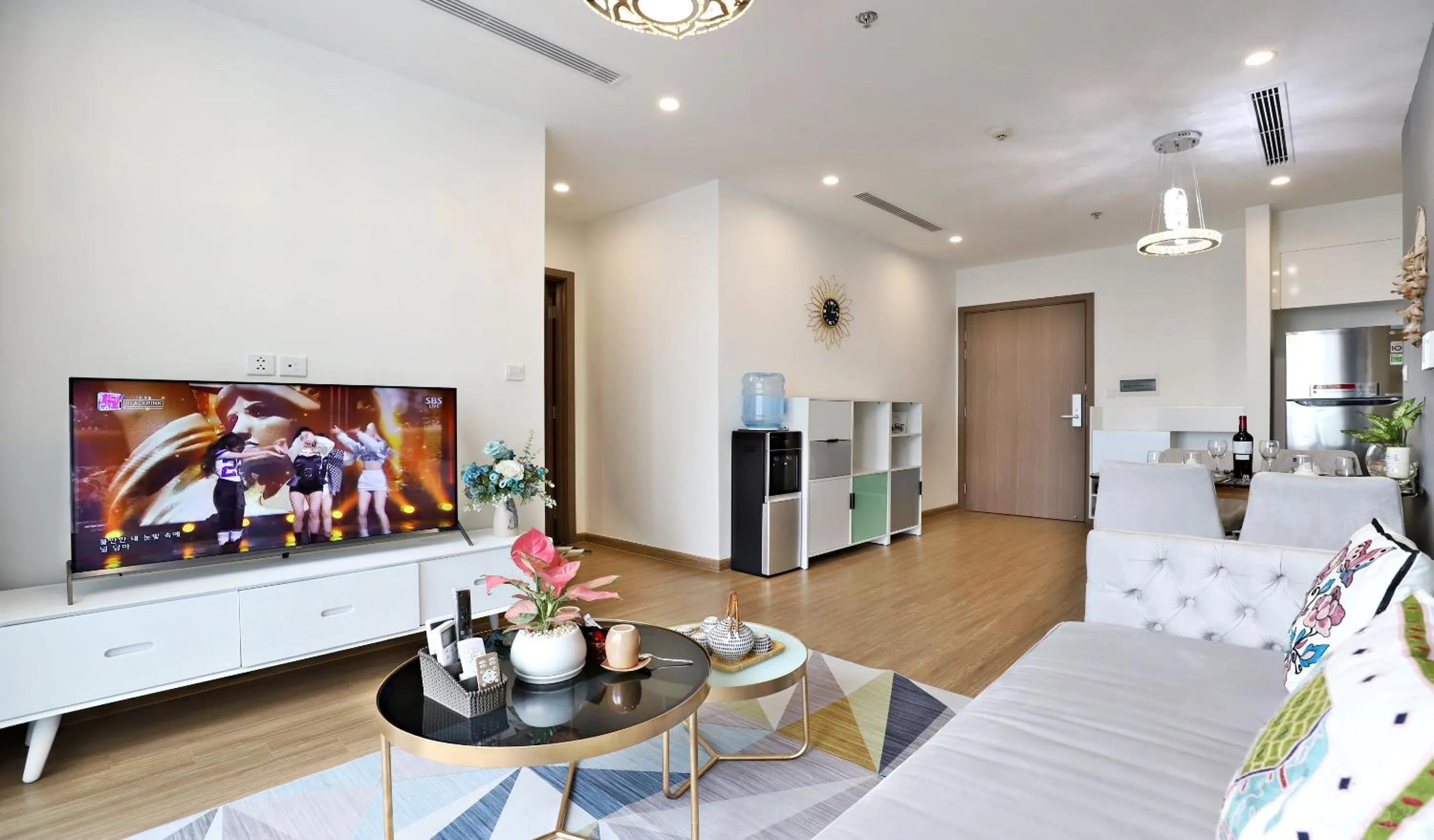 Two-Bedroom Apartment in QMP - Vinhomes Skylake