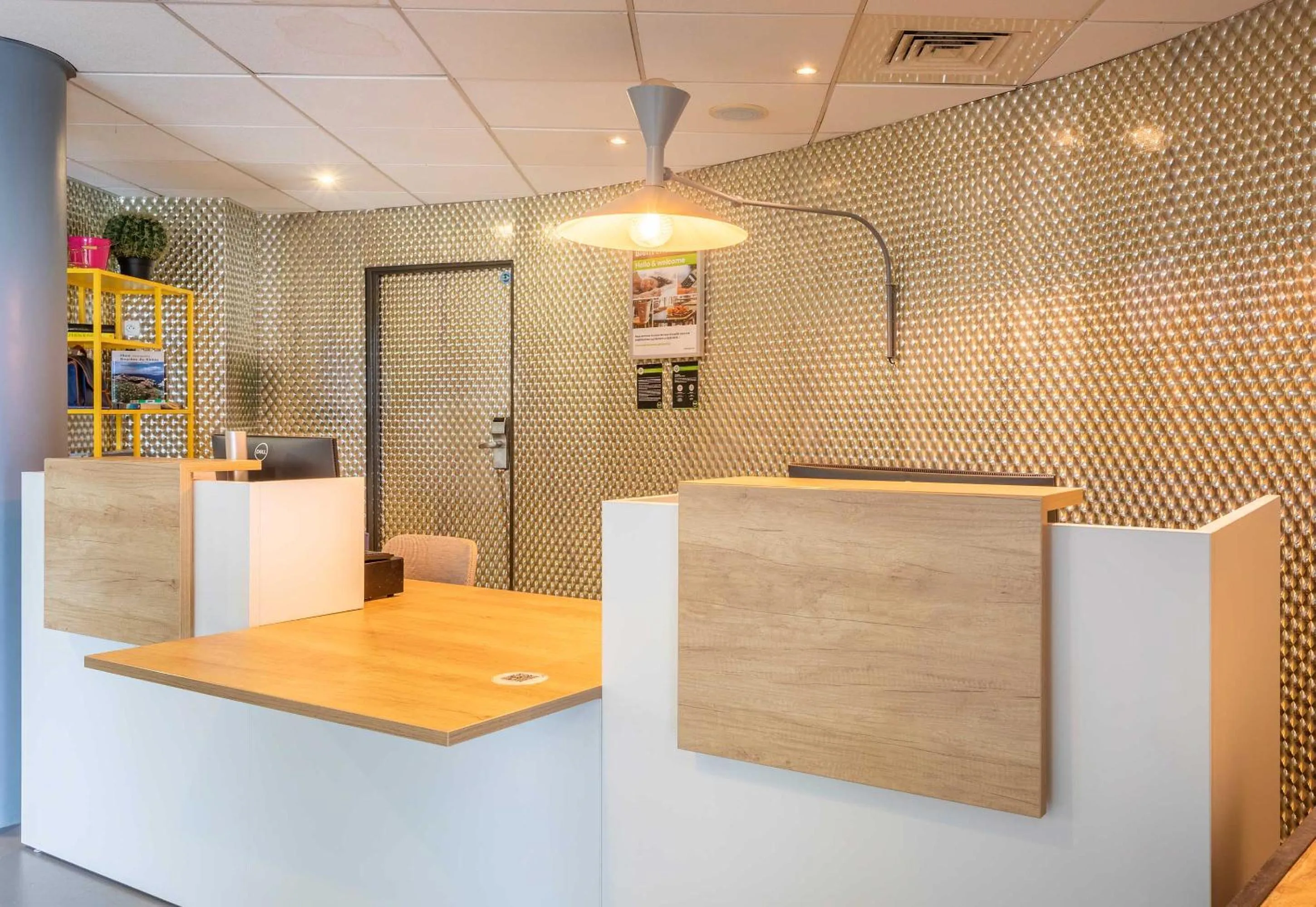 Lobby or reception in B&B HOTEL Marseille Bonneveine