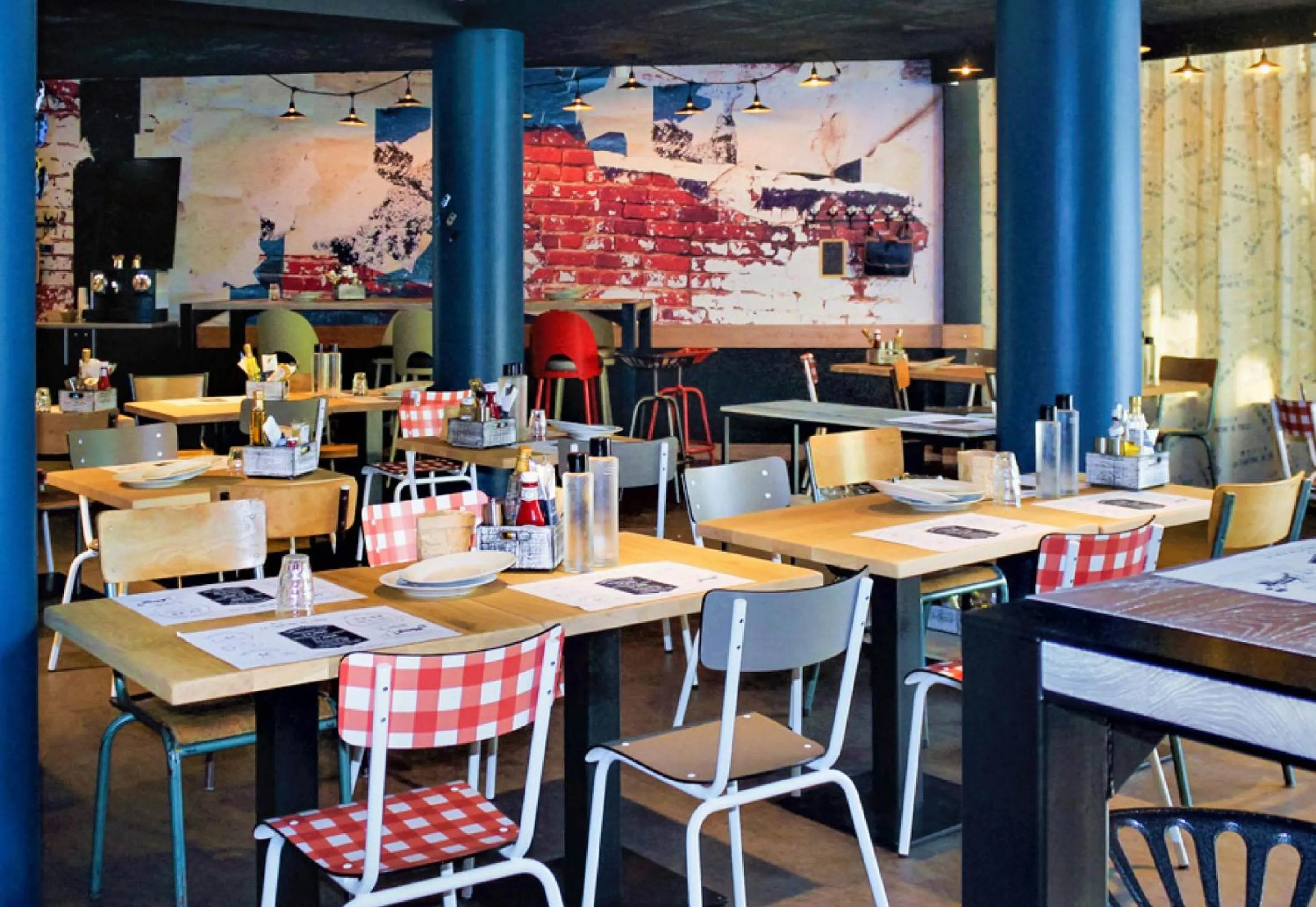 Restaurant/places to eat in B&B HOTEL Marseille Bonneveine