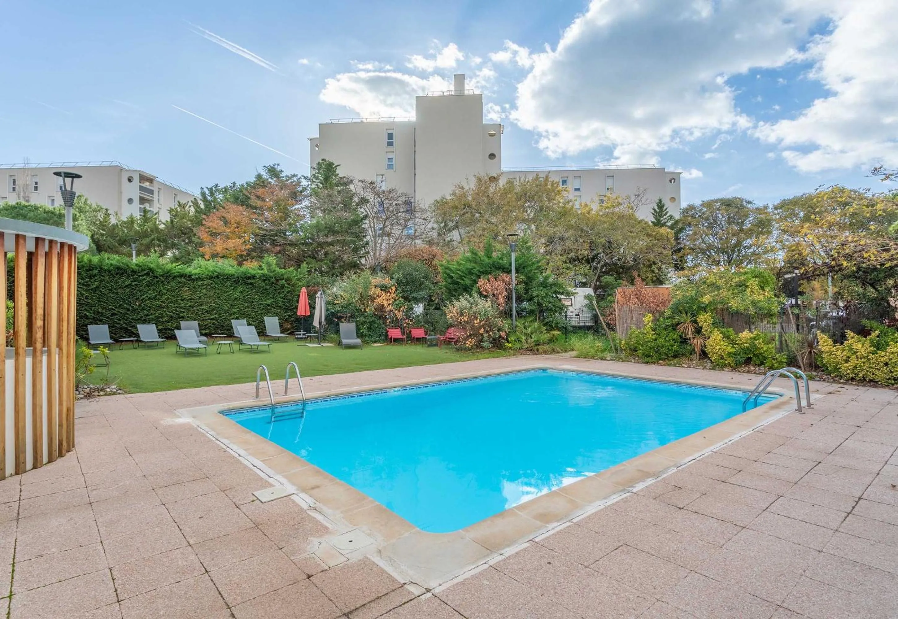 Swimming pool in B&B HOTEL Marseille Bonneveine