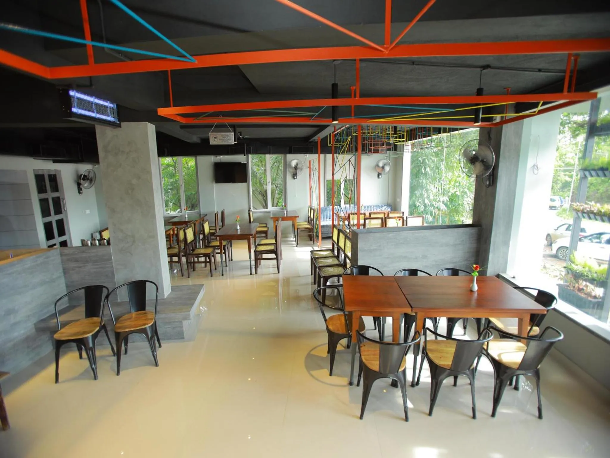 Restaurant/places to eat in WithInn Hotel - Kannur Airport