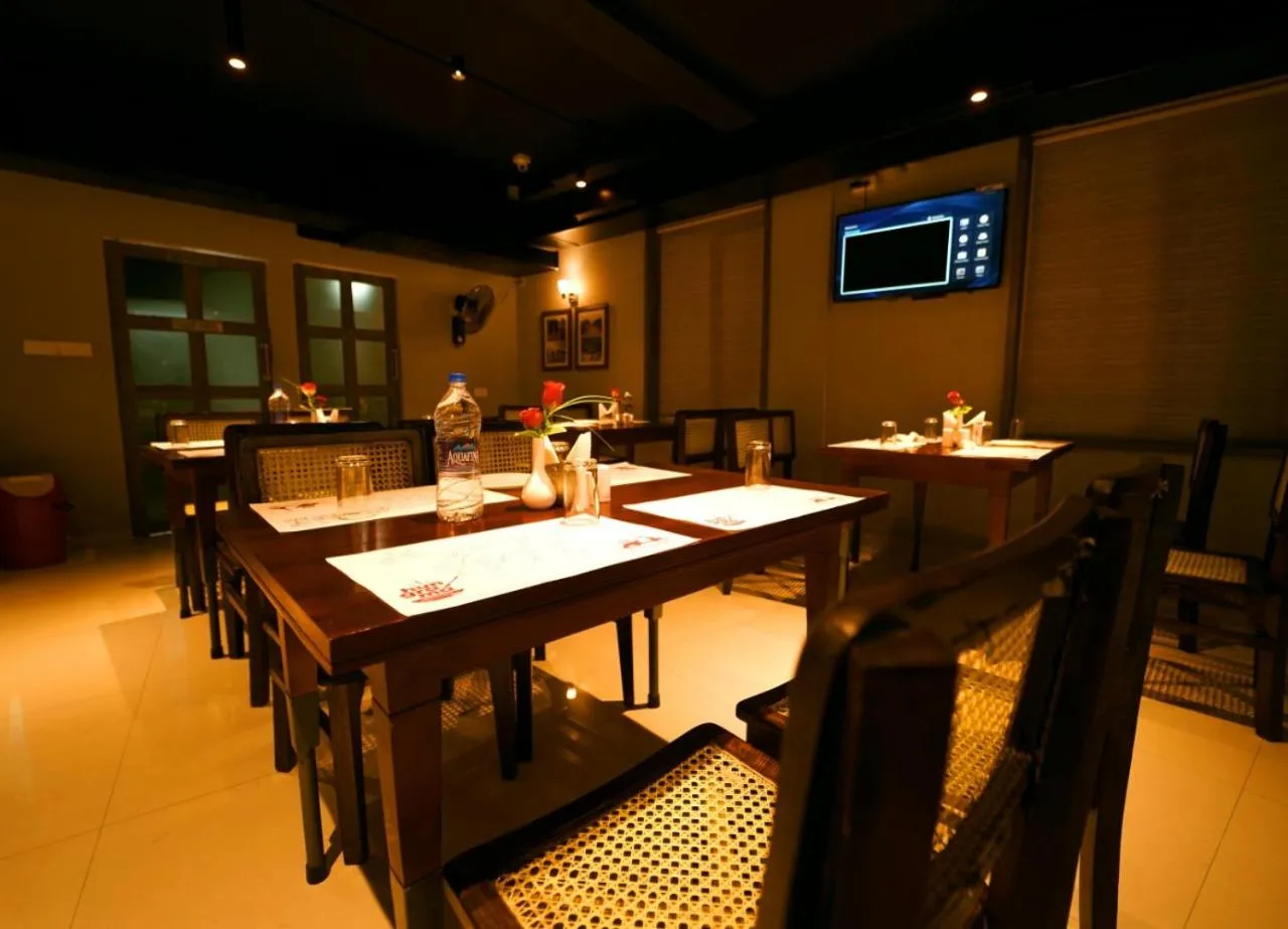 Restaurant/places to eat in WithInn Hotel - Kannur Airport