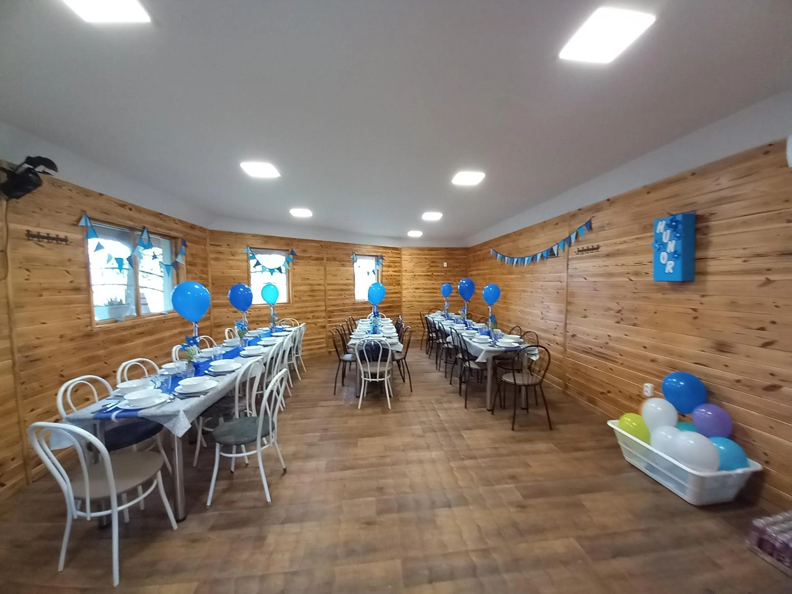 Restaurant/places to eat in Anna-Lak