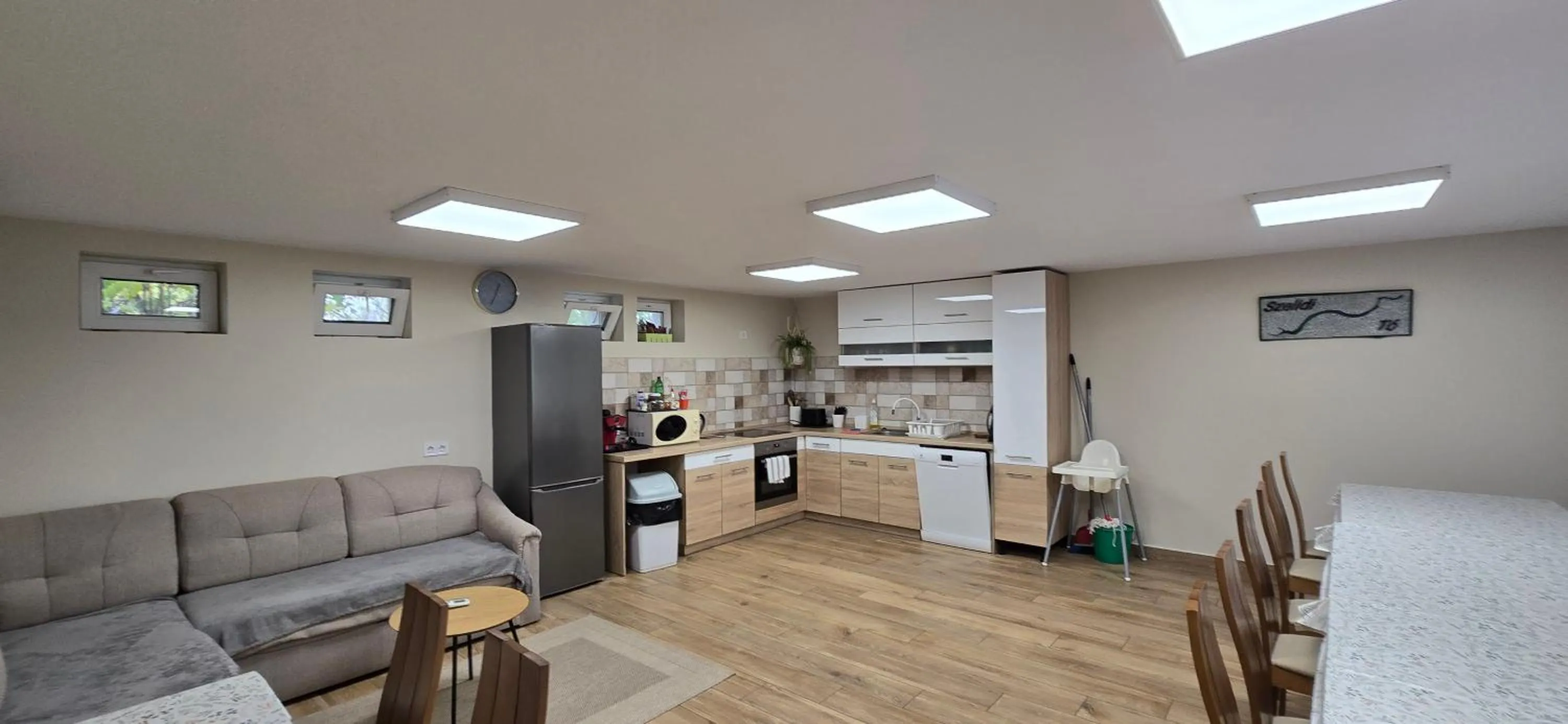 Restaurant/places to eat in Anna-Lak