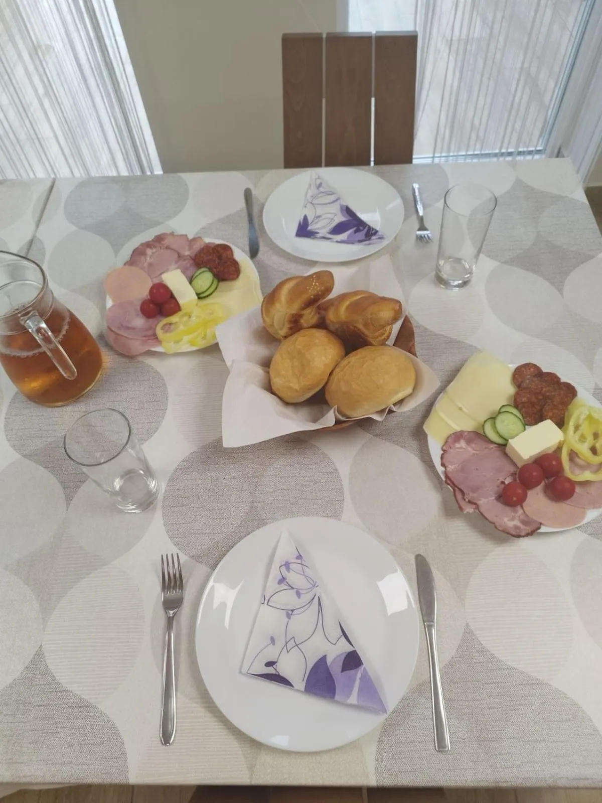 Breakfast in Anna-Lak