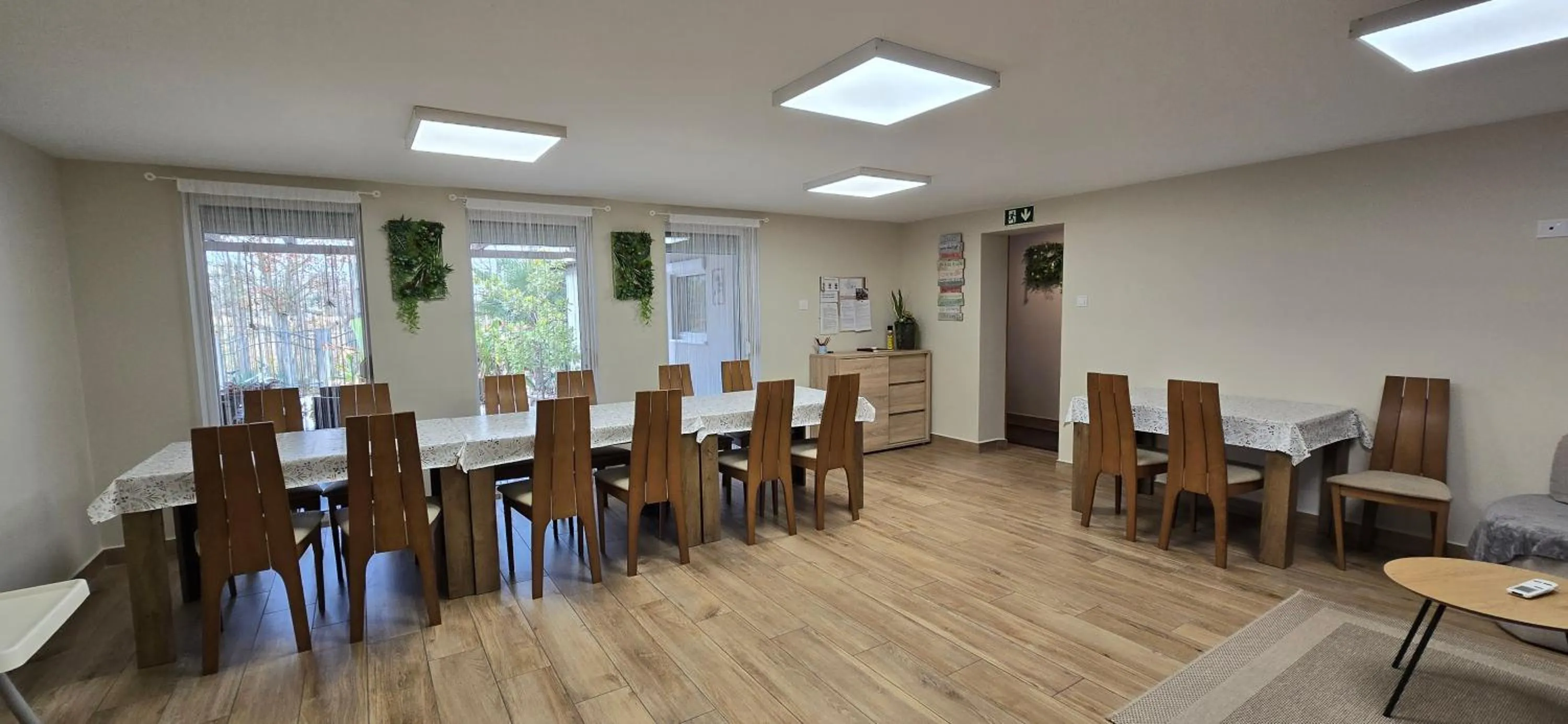 Restaurant/places to eat in Anna-Lak