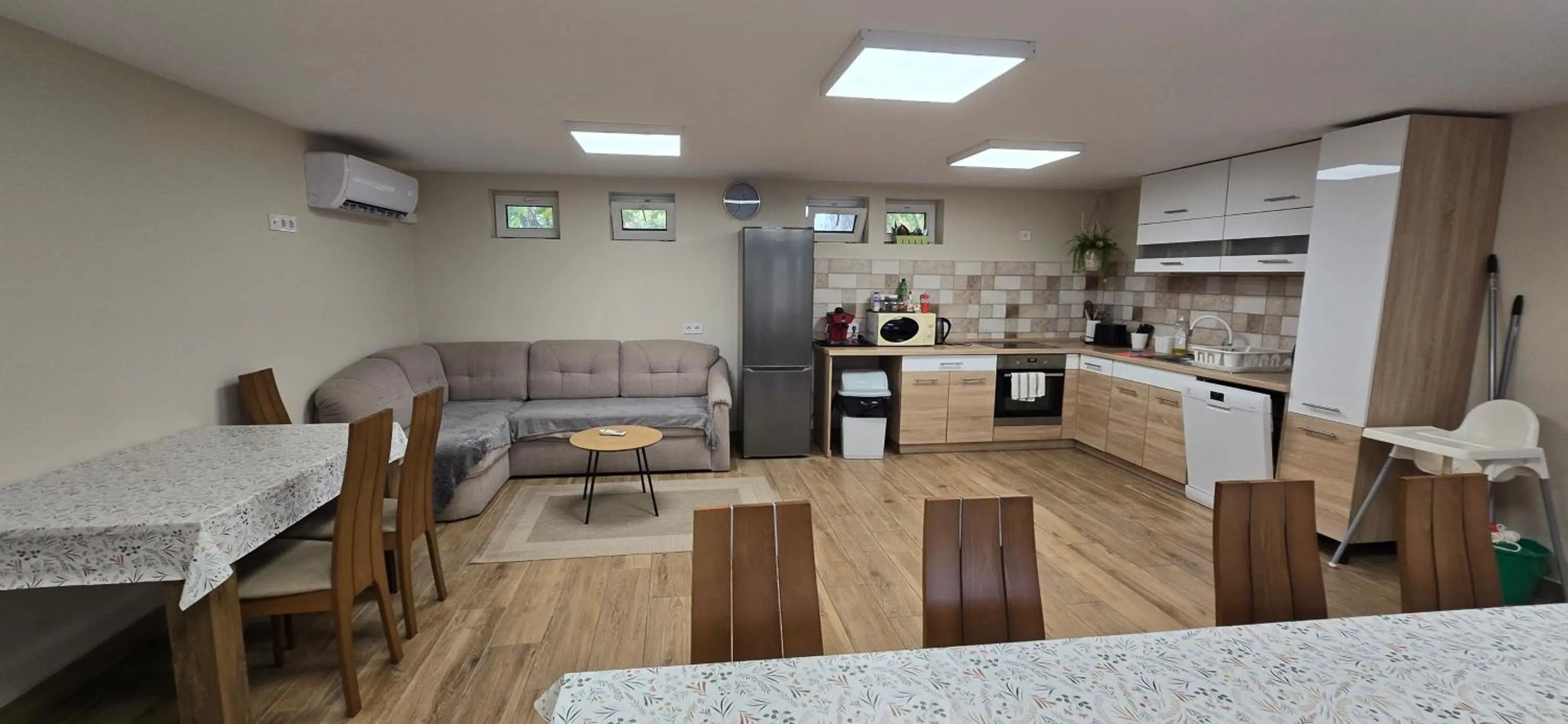 Restaurant/places to eat in Anna-Lak