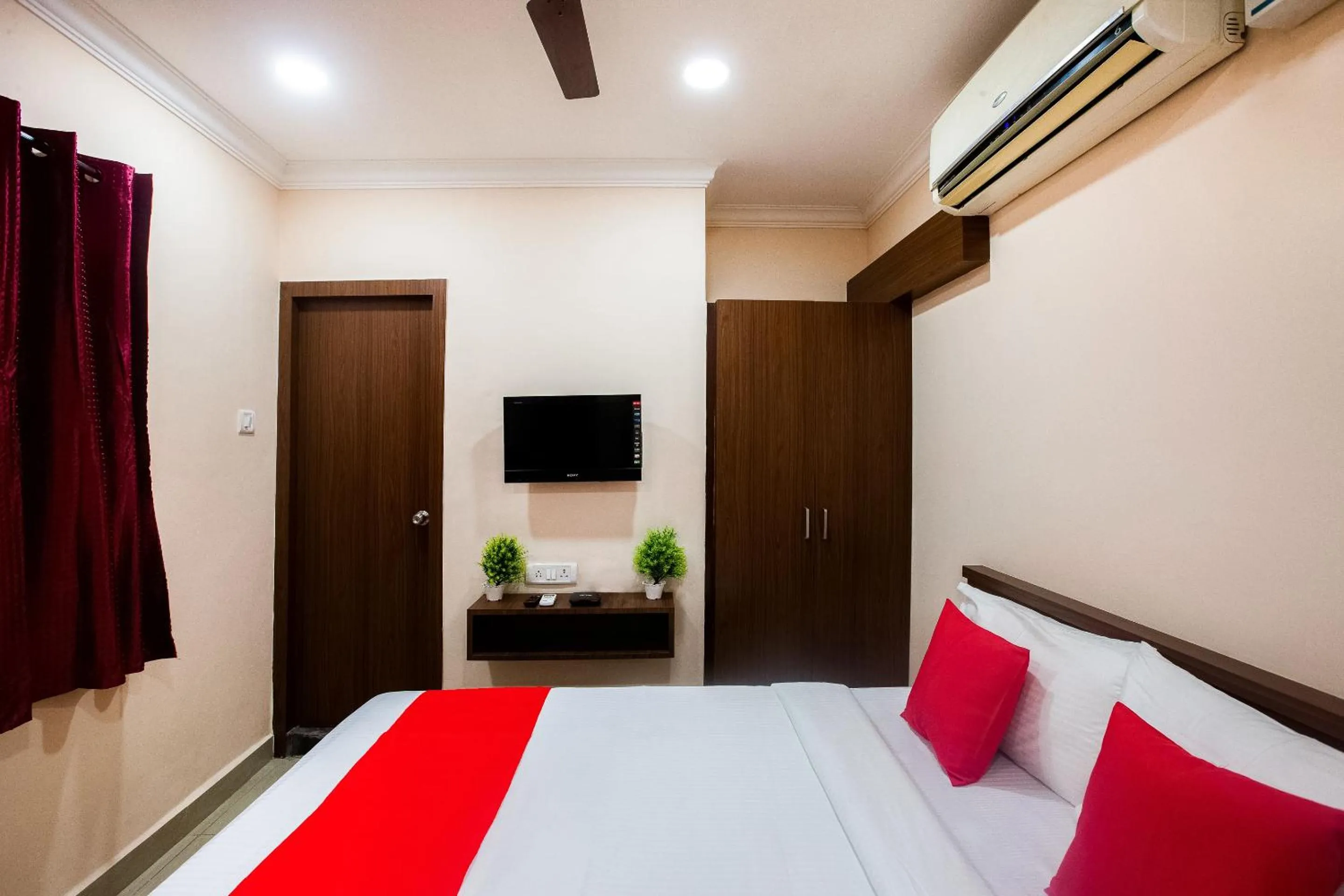 Bedroom in Hotel Park Tower