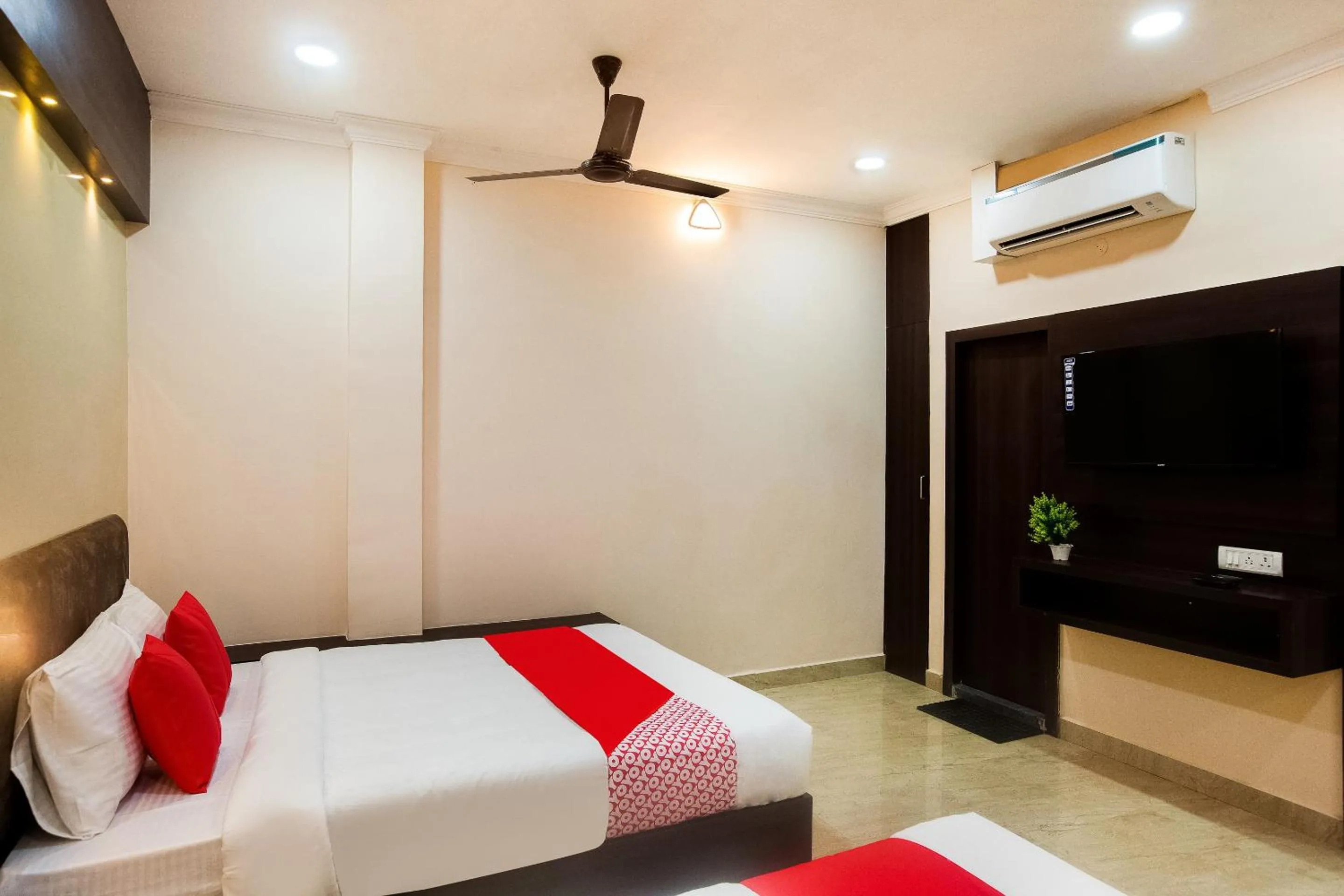 Bedroom in Hotel Park Tower