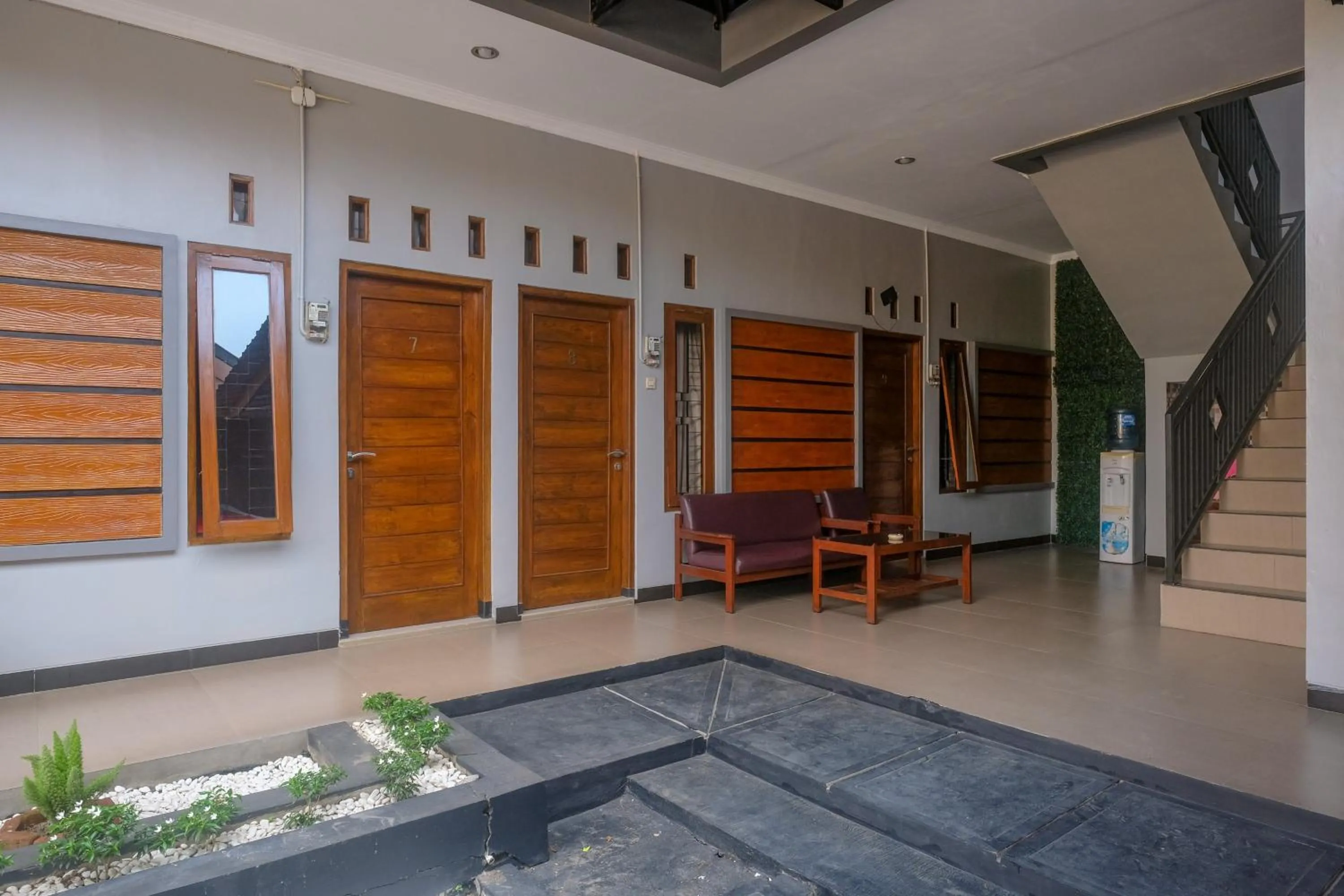 Seating area in Al Abror Homestay Mandala Krida Mitra RedDoorz