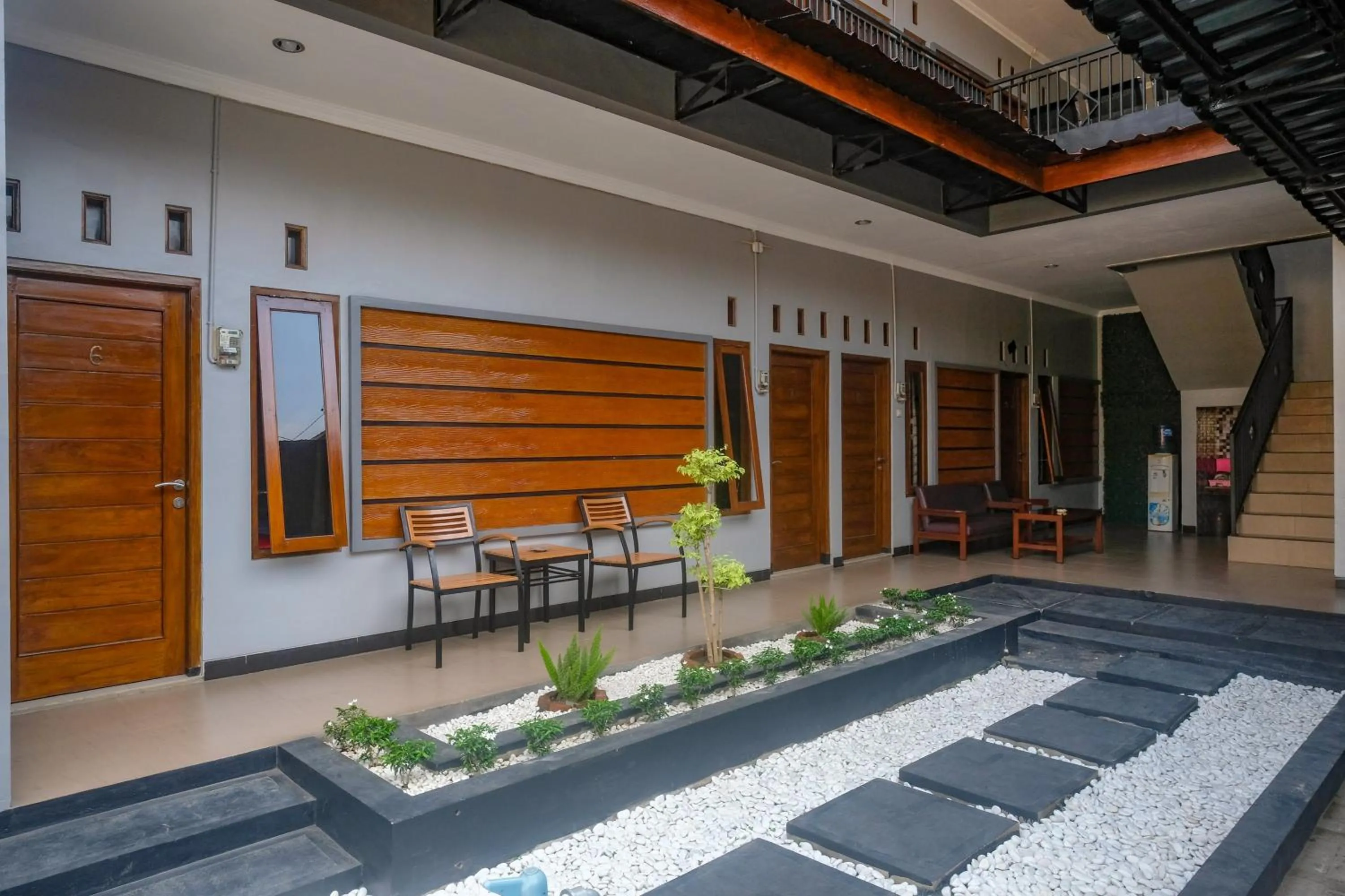 Seating area in Al Abror Homestay Mandala Krida Mitra RedDoorz