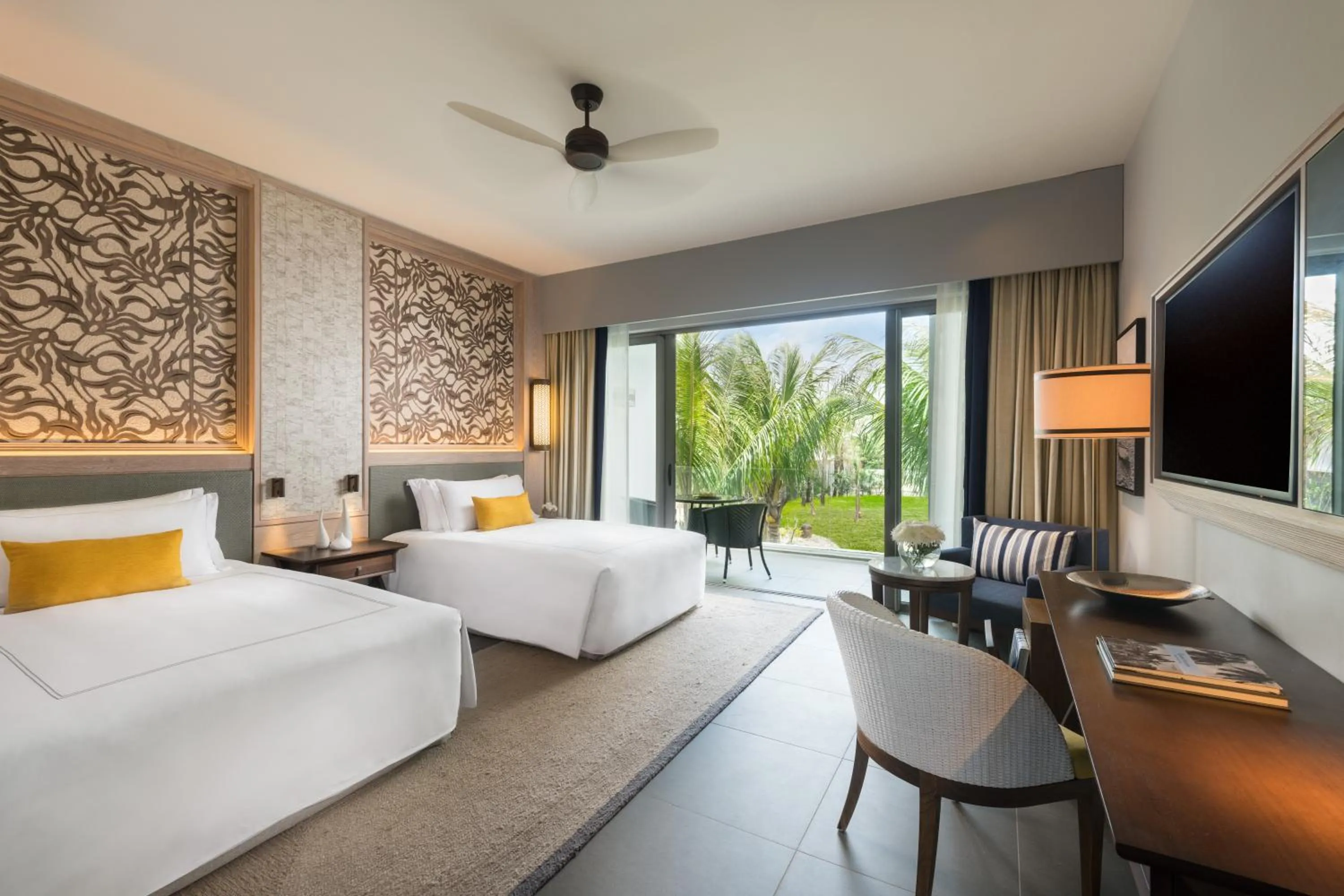 Photo of the whole room, Bed in Anantara Iko Mauritius Resort & Villas
