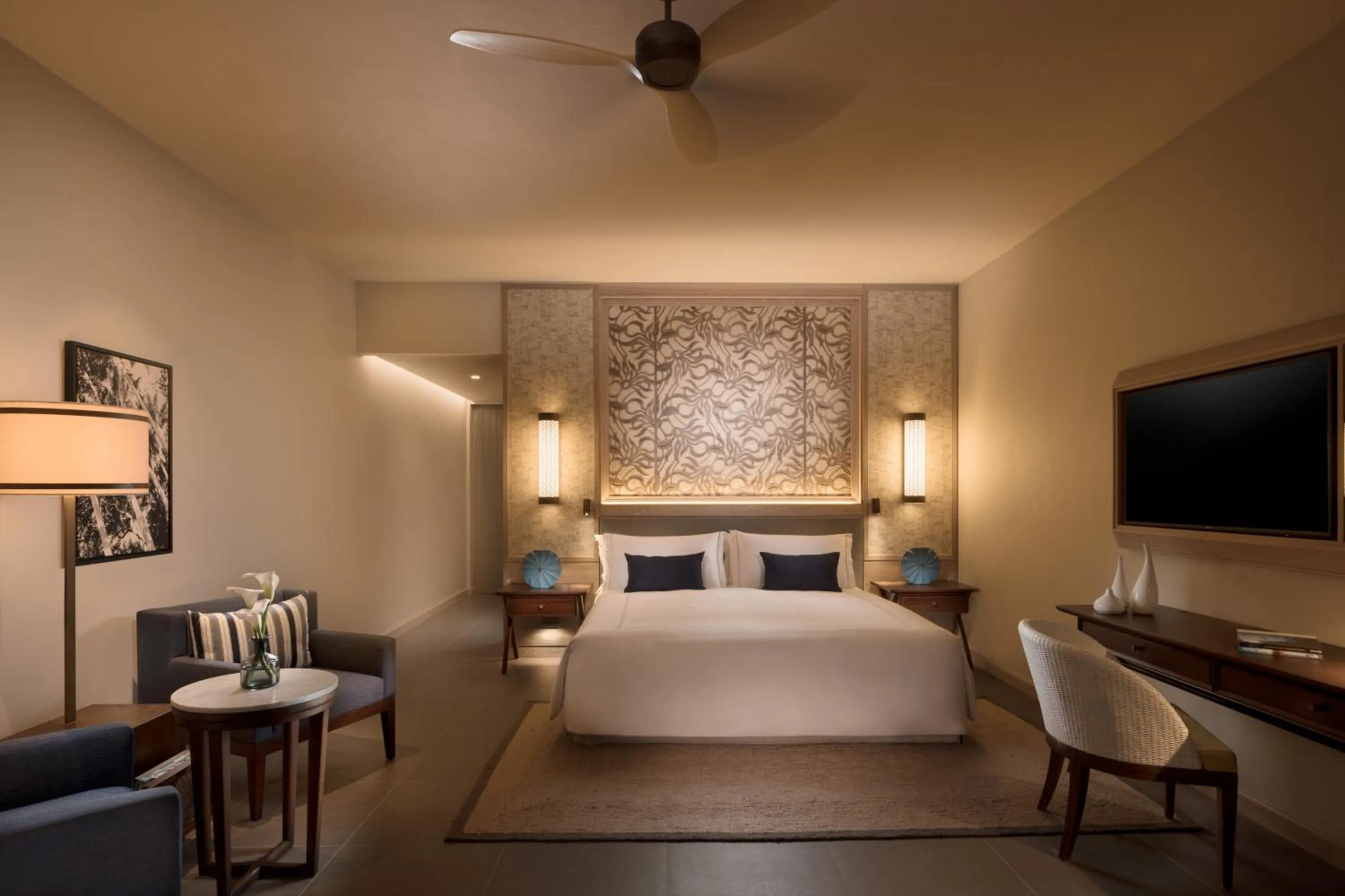 Photo of the whole room, Bed in Anantara Iko Mauritius Resort & Villas