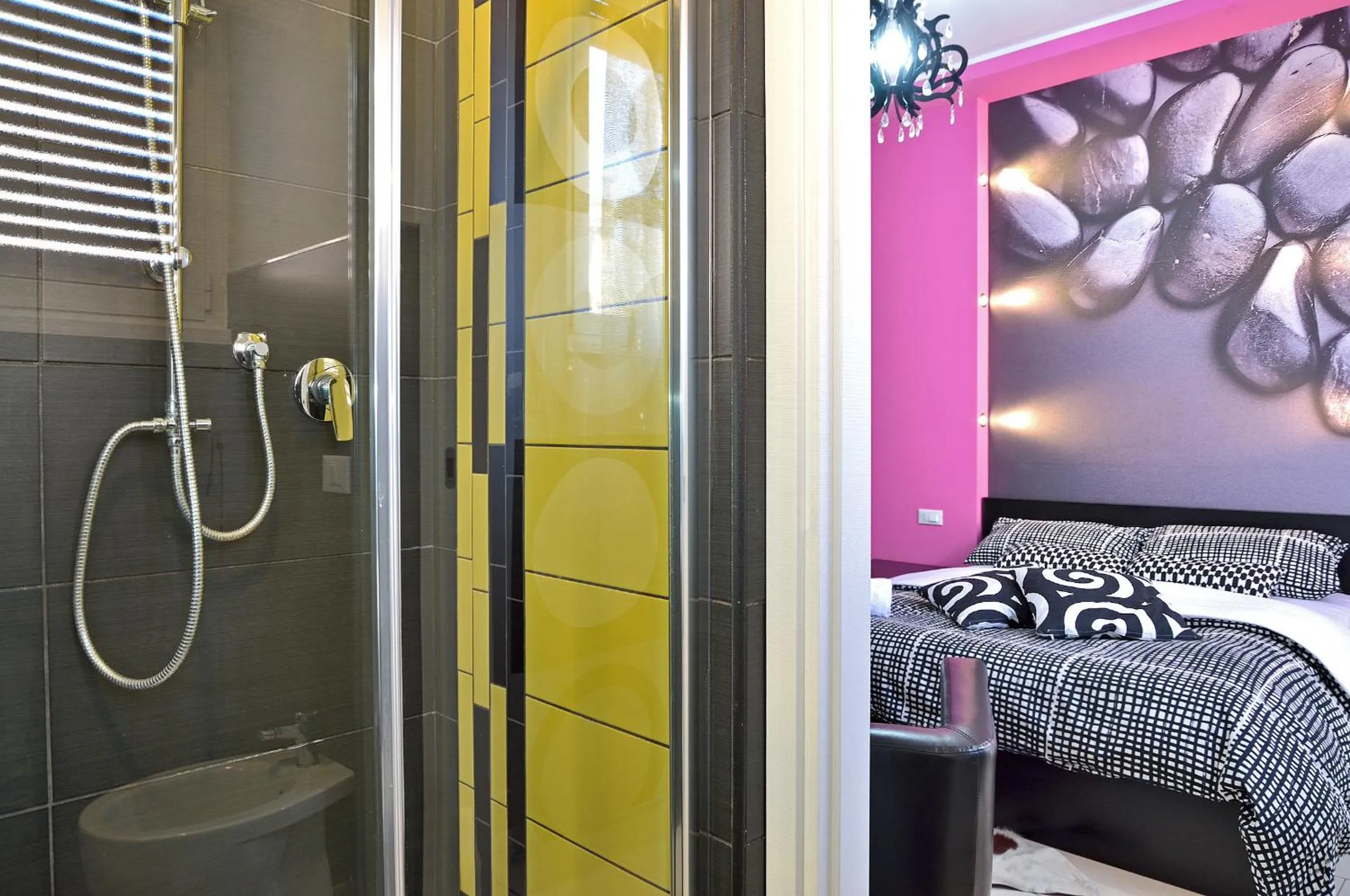 Bathroom, Bed in G&G Trastevere