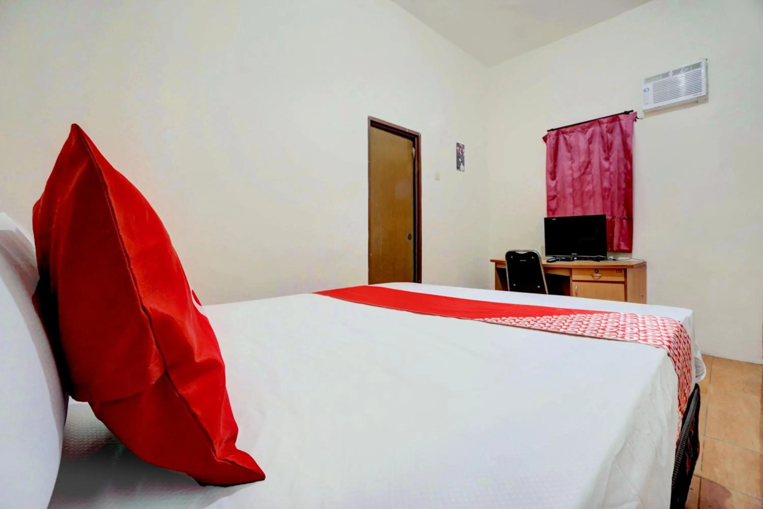 Bedroom in Petraya Residence Near City of tomorrow Mall