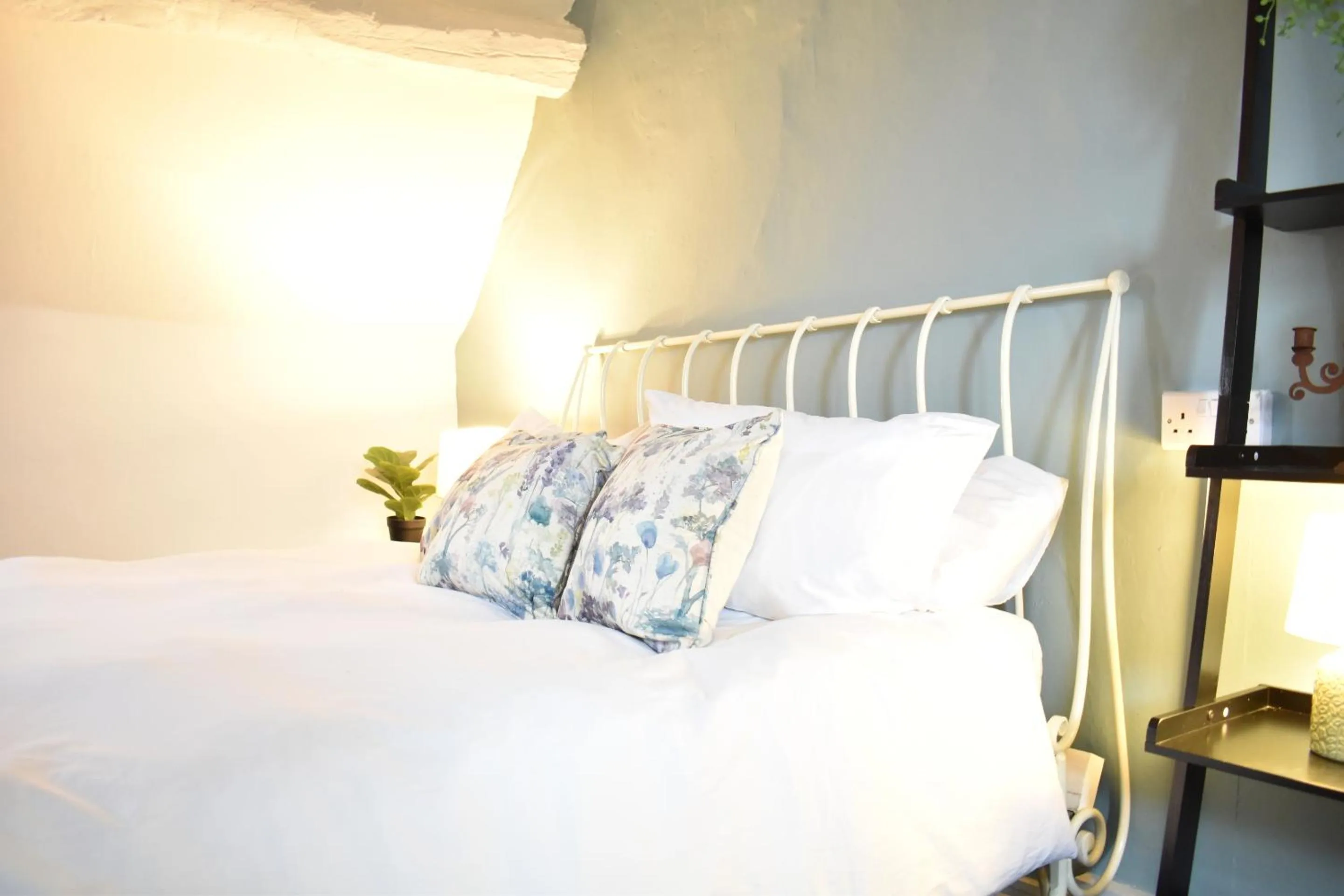 Bedroom, Bed in Chestnut Bed and Breakfast