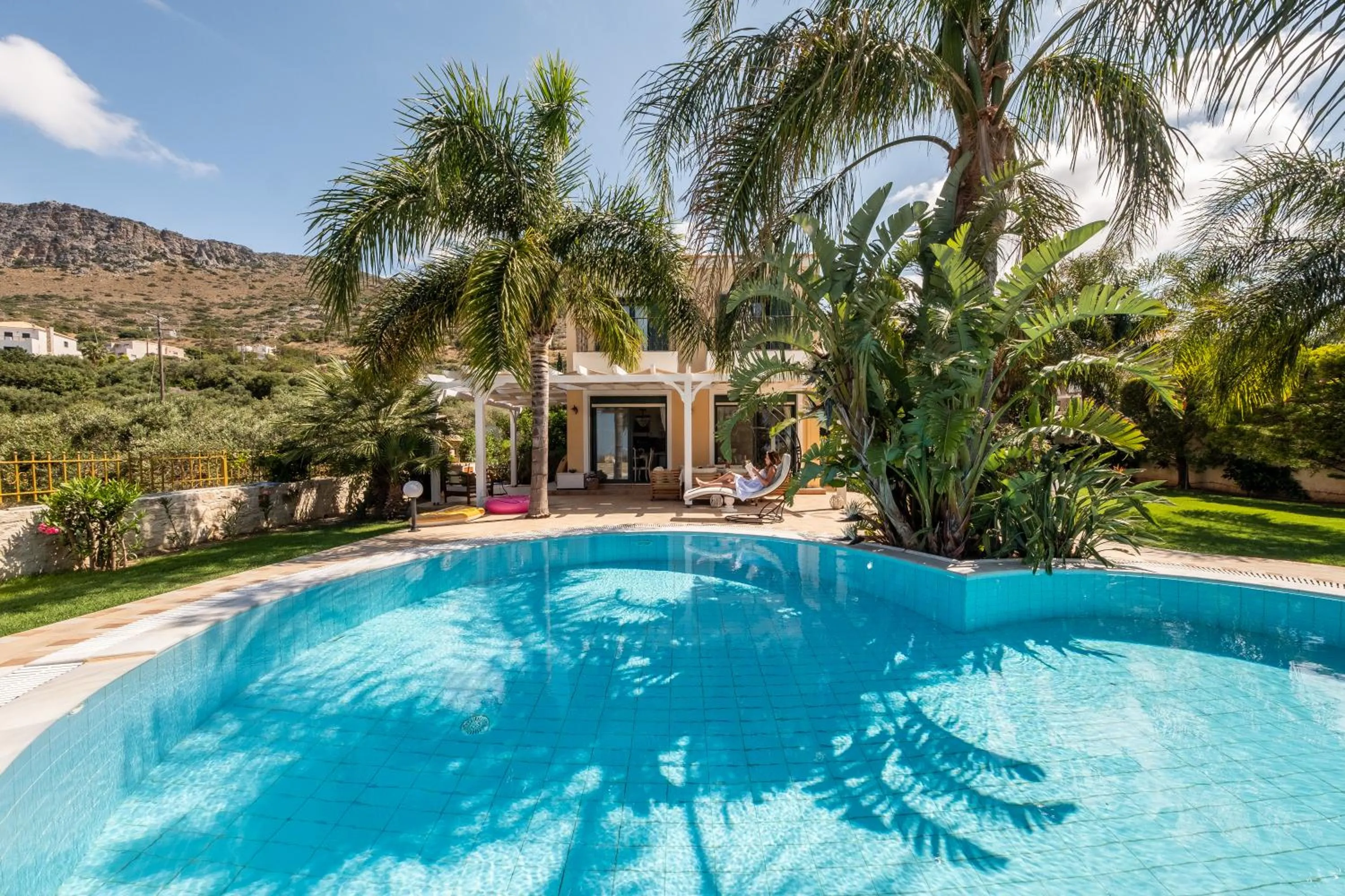 Swimming pool in Pandora Villas