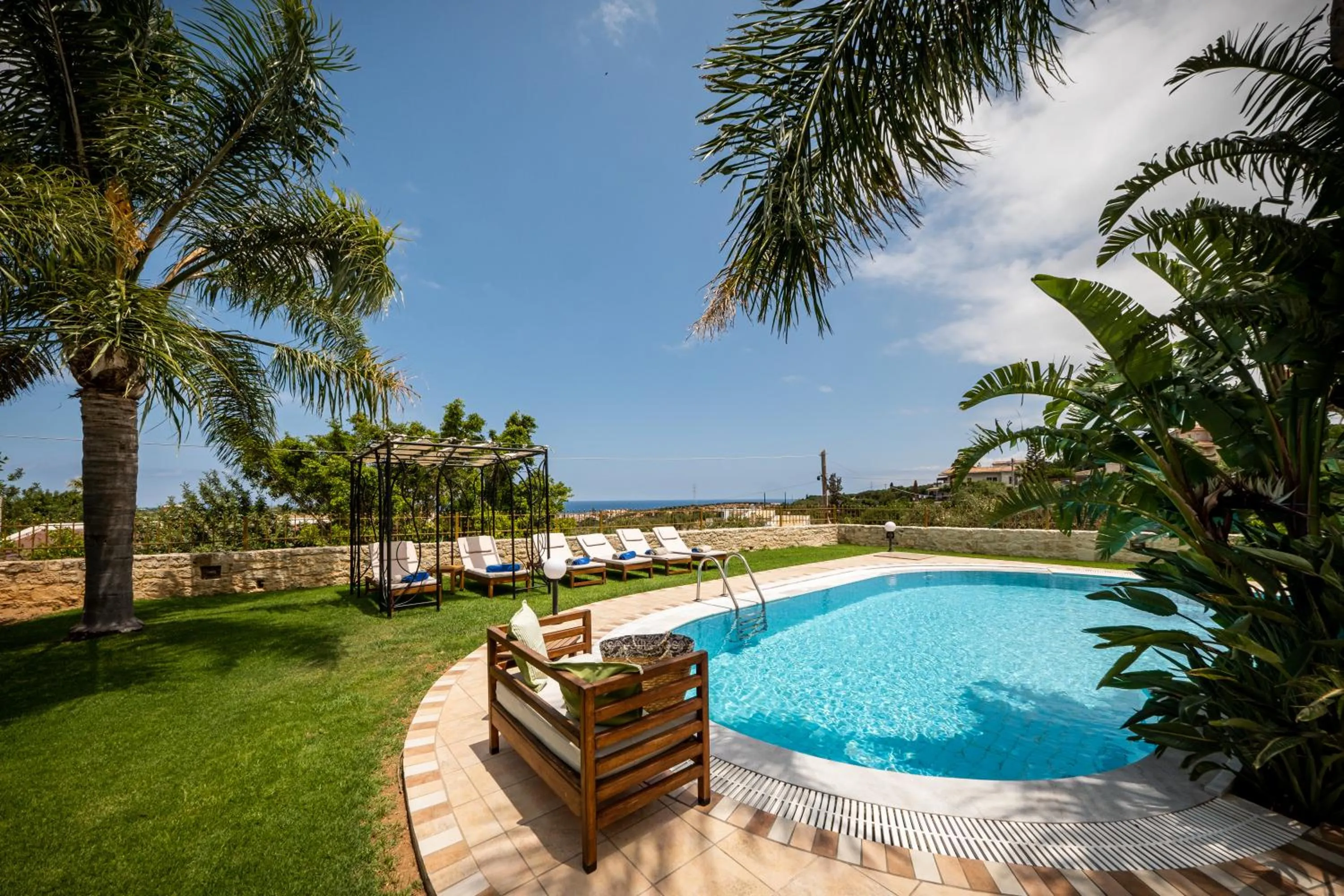 Swimming pool in Pandora Villas