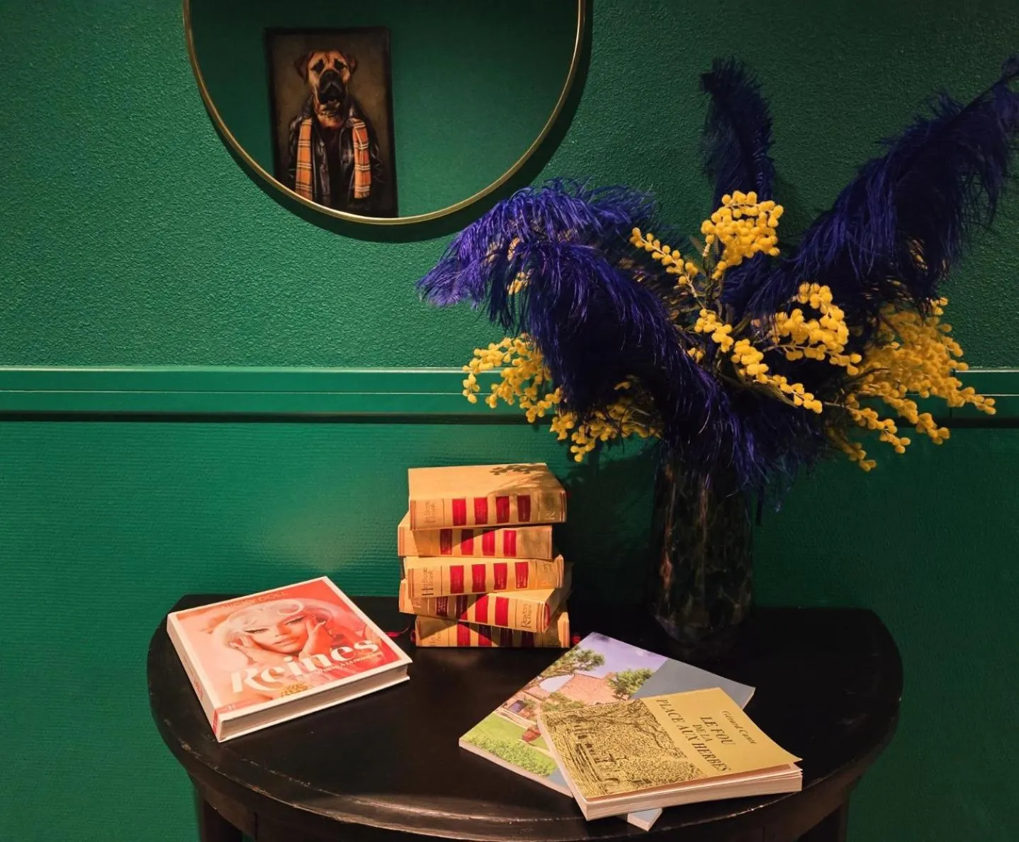 Library in Hôtel Le SAINT-GENIÈS