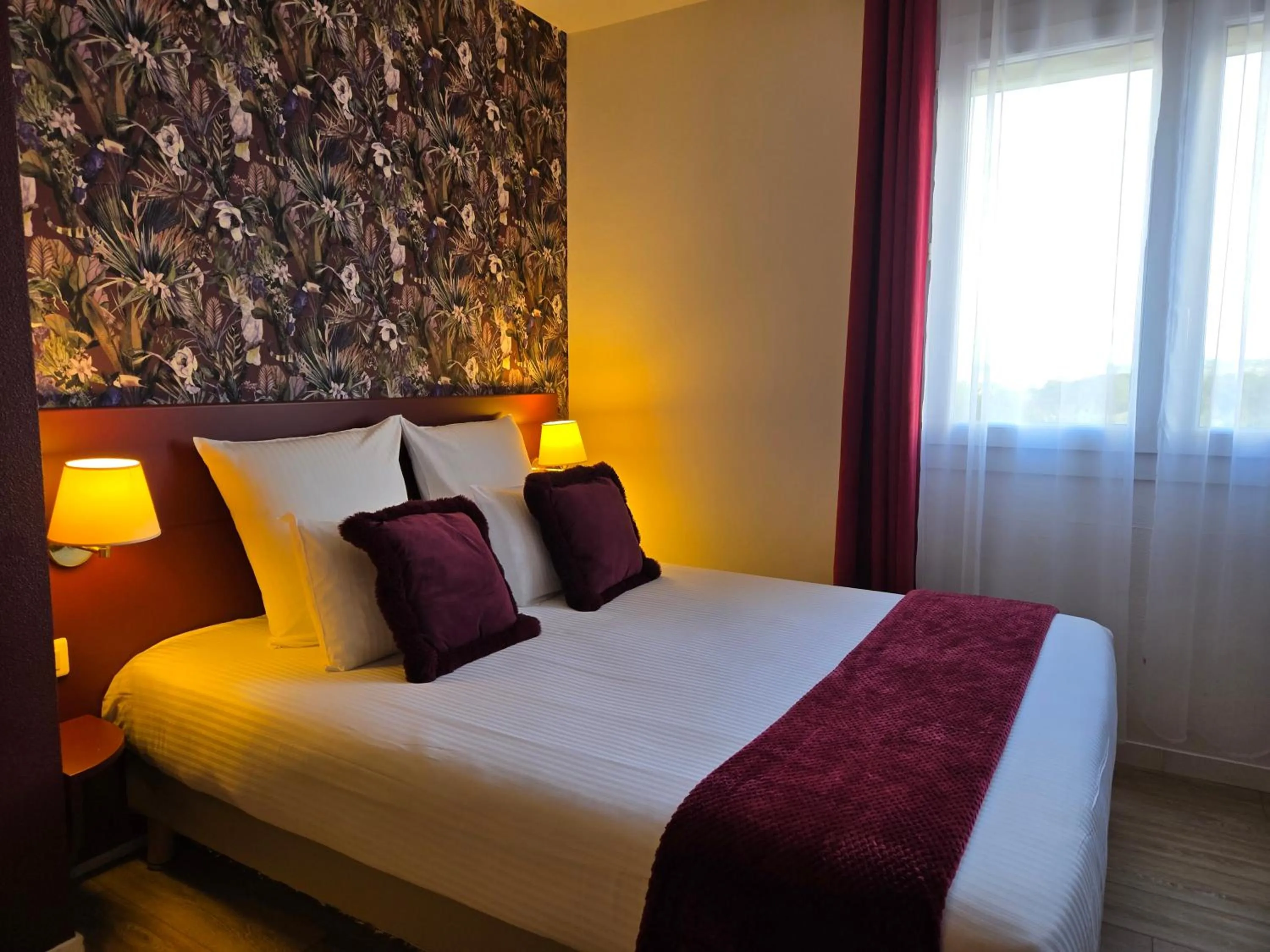 Bedroom, Bed in Hôtel Le SAINT-GENIÈS